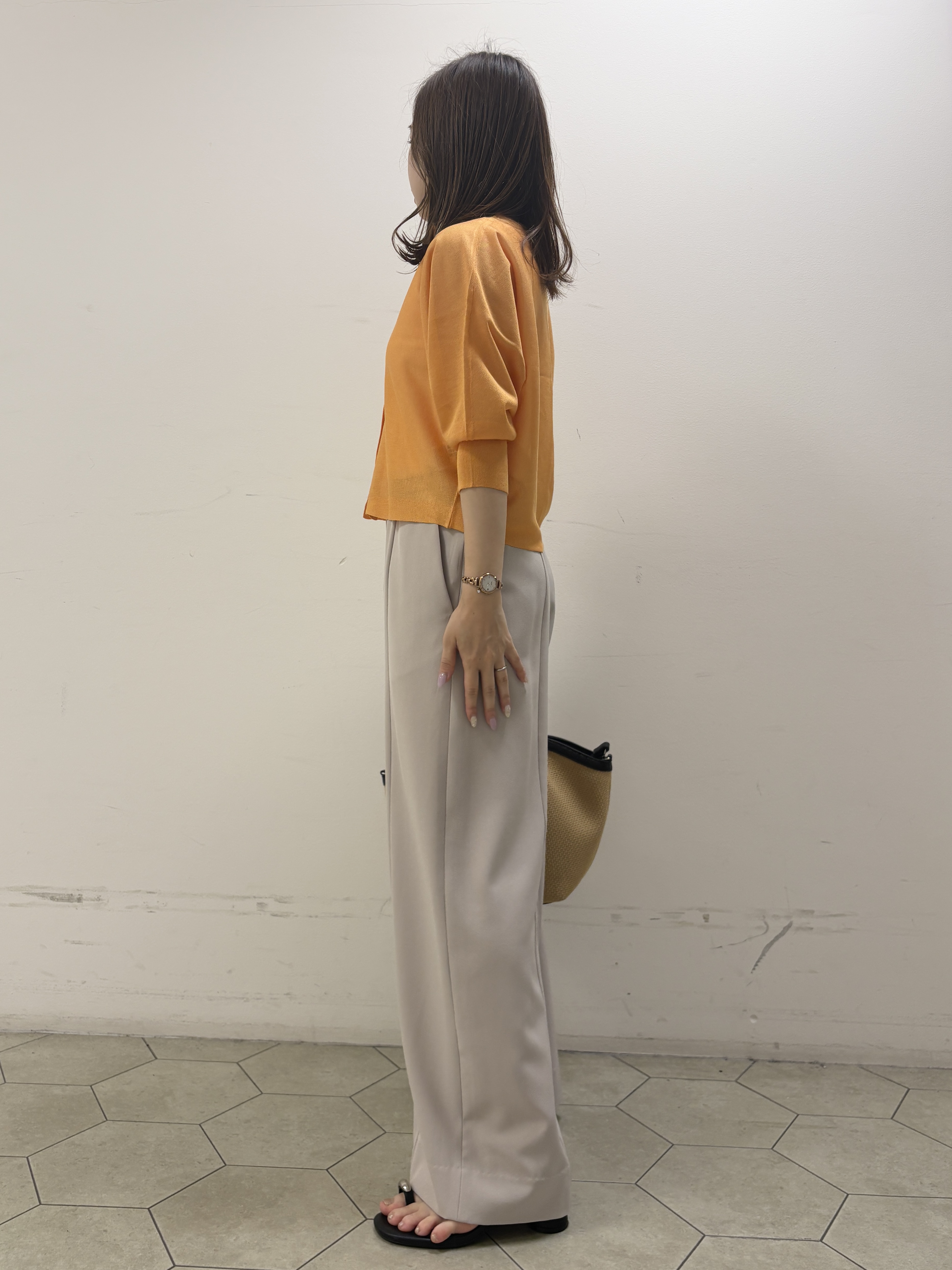 kahoさんの「INDIVI｜【シアー／軽羽織】ドルマン袖ニットカーディガン」を使ったコーディネート