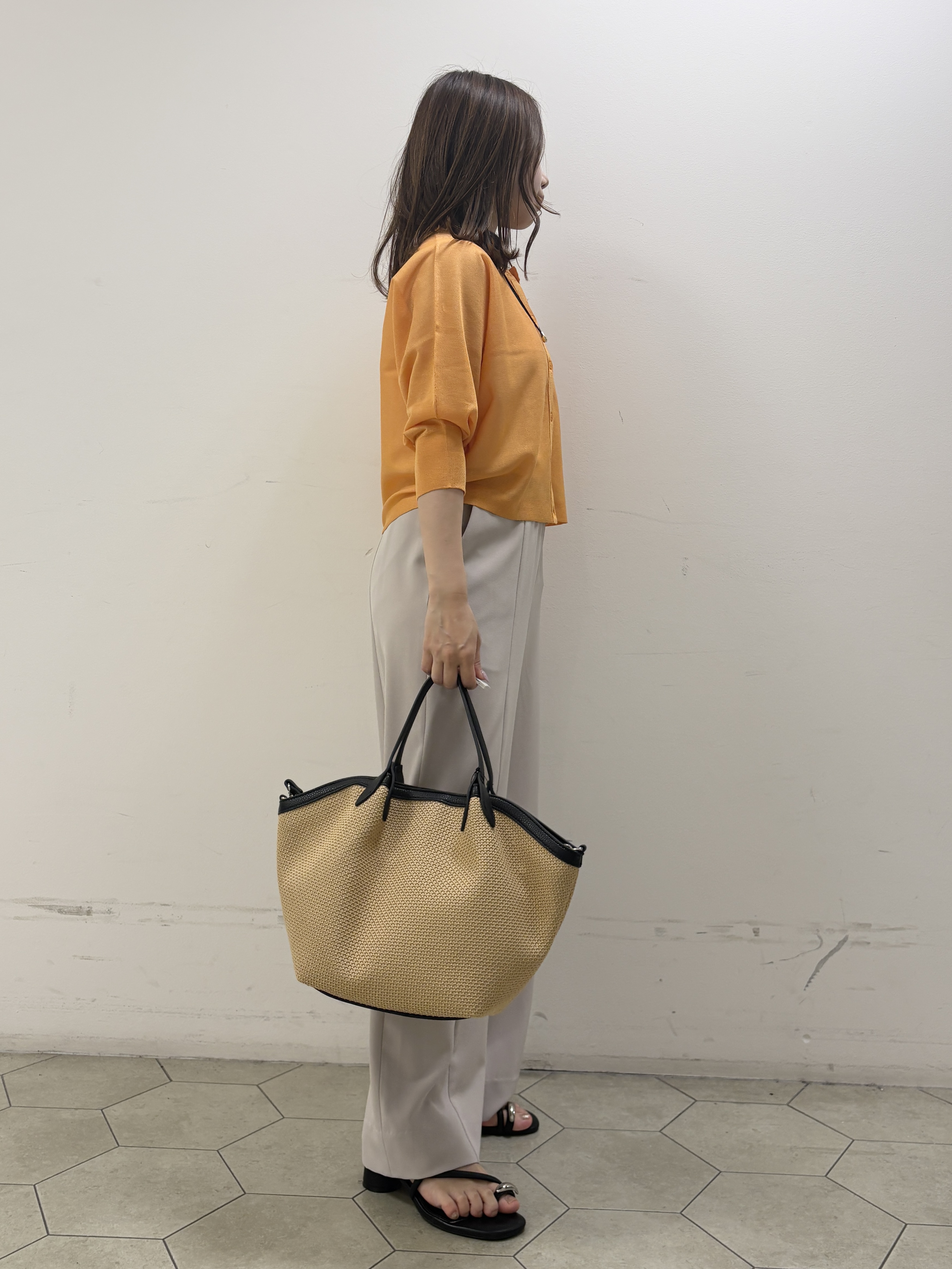 kahoさんの「INDIVI｜【シアー／軽羽織】ドルマン袖ニットカーディガン」を使ったコーディネート