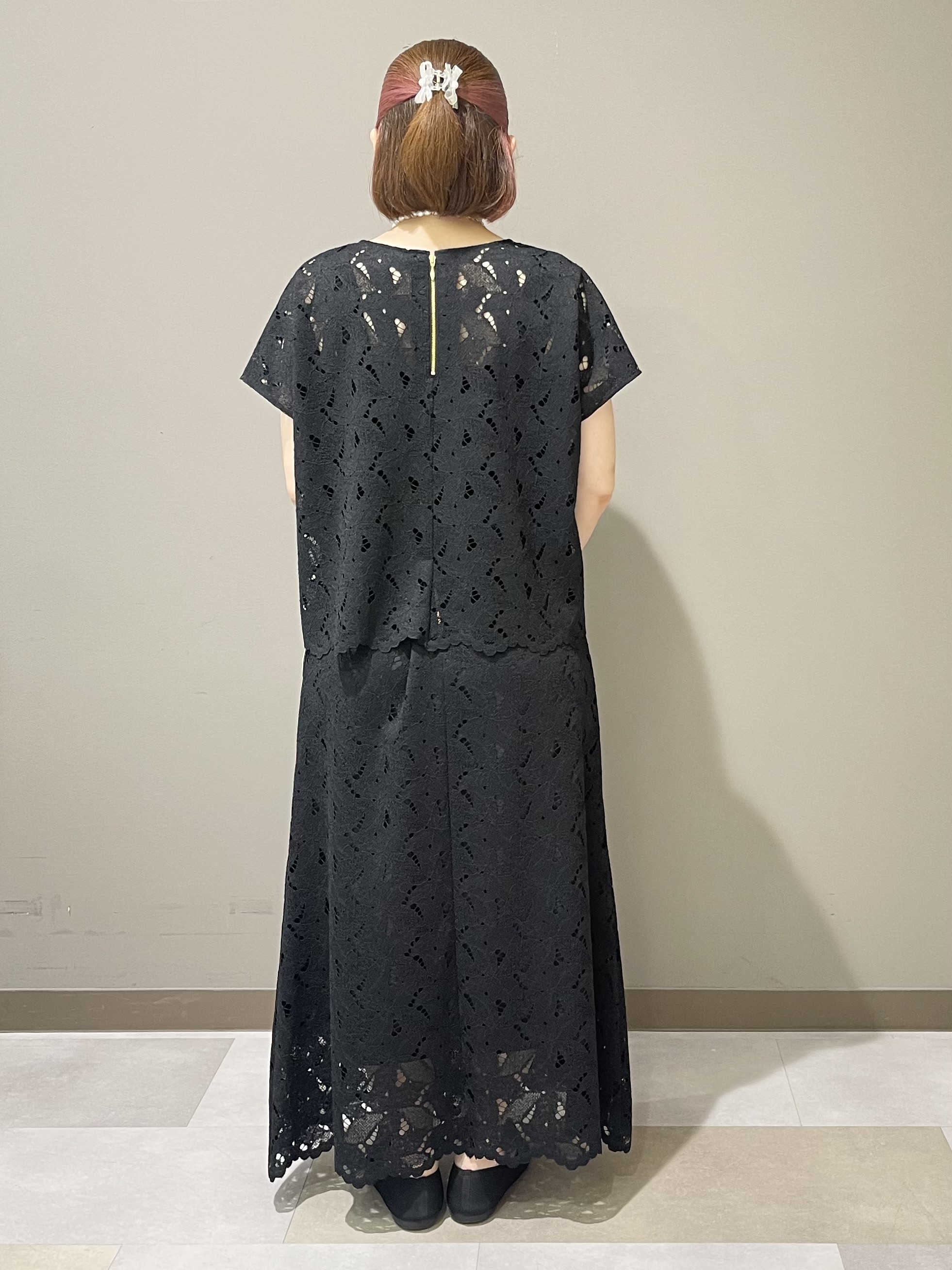 Tomoさんの「UNTITLED｜【セットアップ可能】リーフレースブラウス」を使ったコーディネート