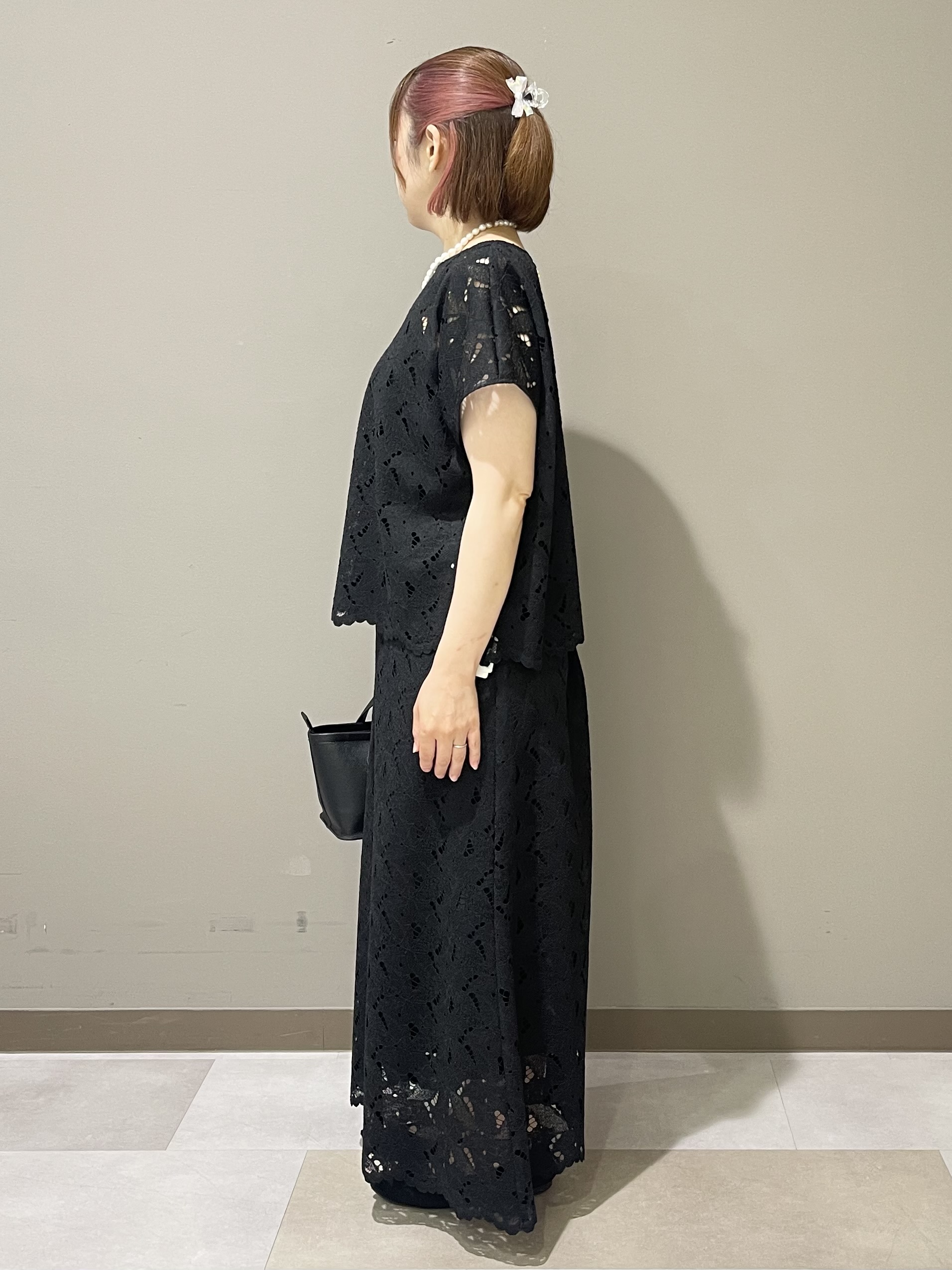 Tomoさんの「UNTITLED｜【セットアップ可能】リーフレースブラウス」を使ったコーディネート