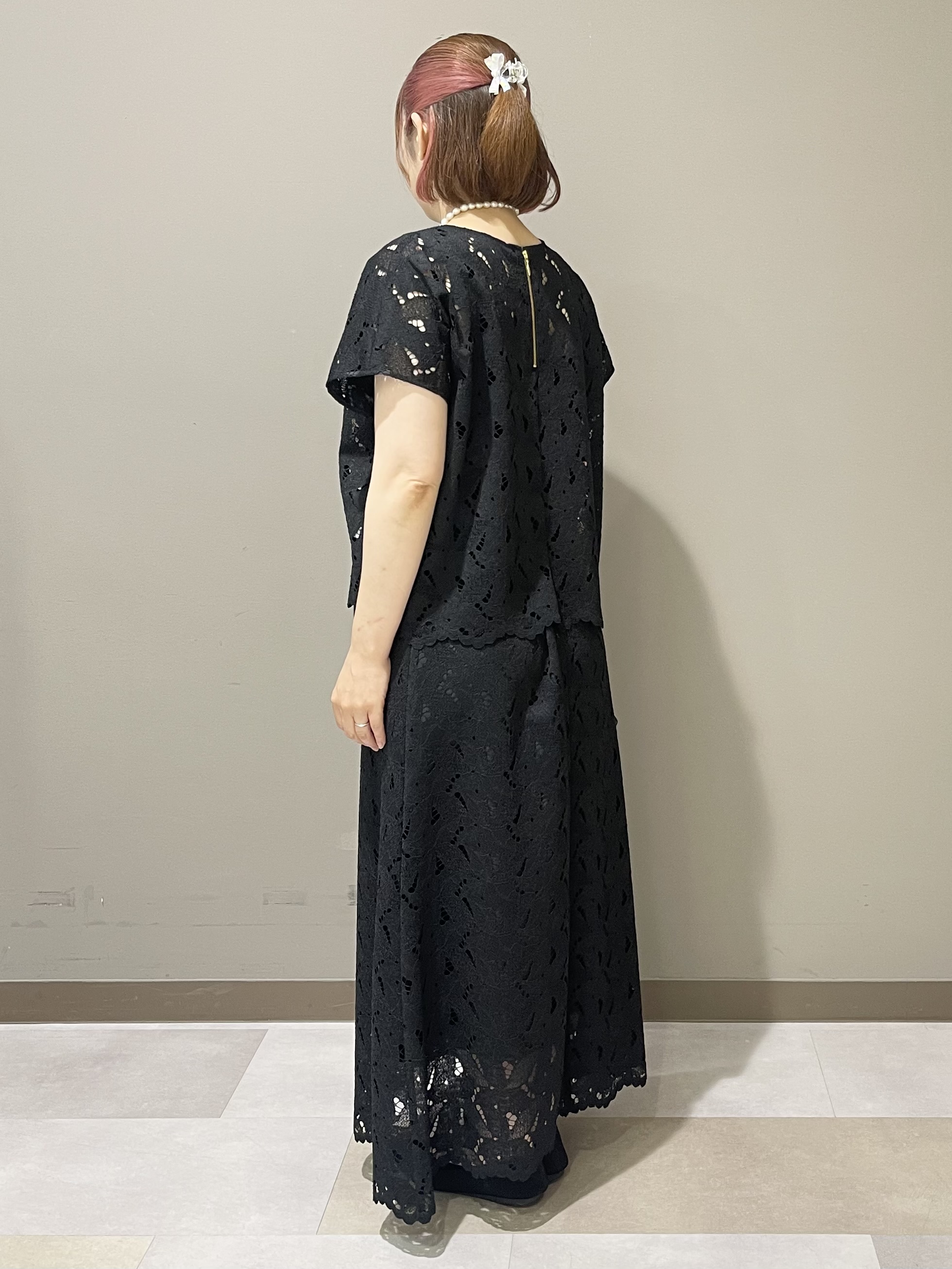 Tomoさんの「UNTITLED｜【セットアップ可能】リーフレースブラウス」を使ったコーディネート