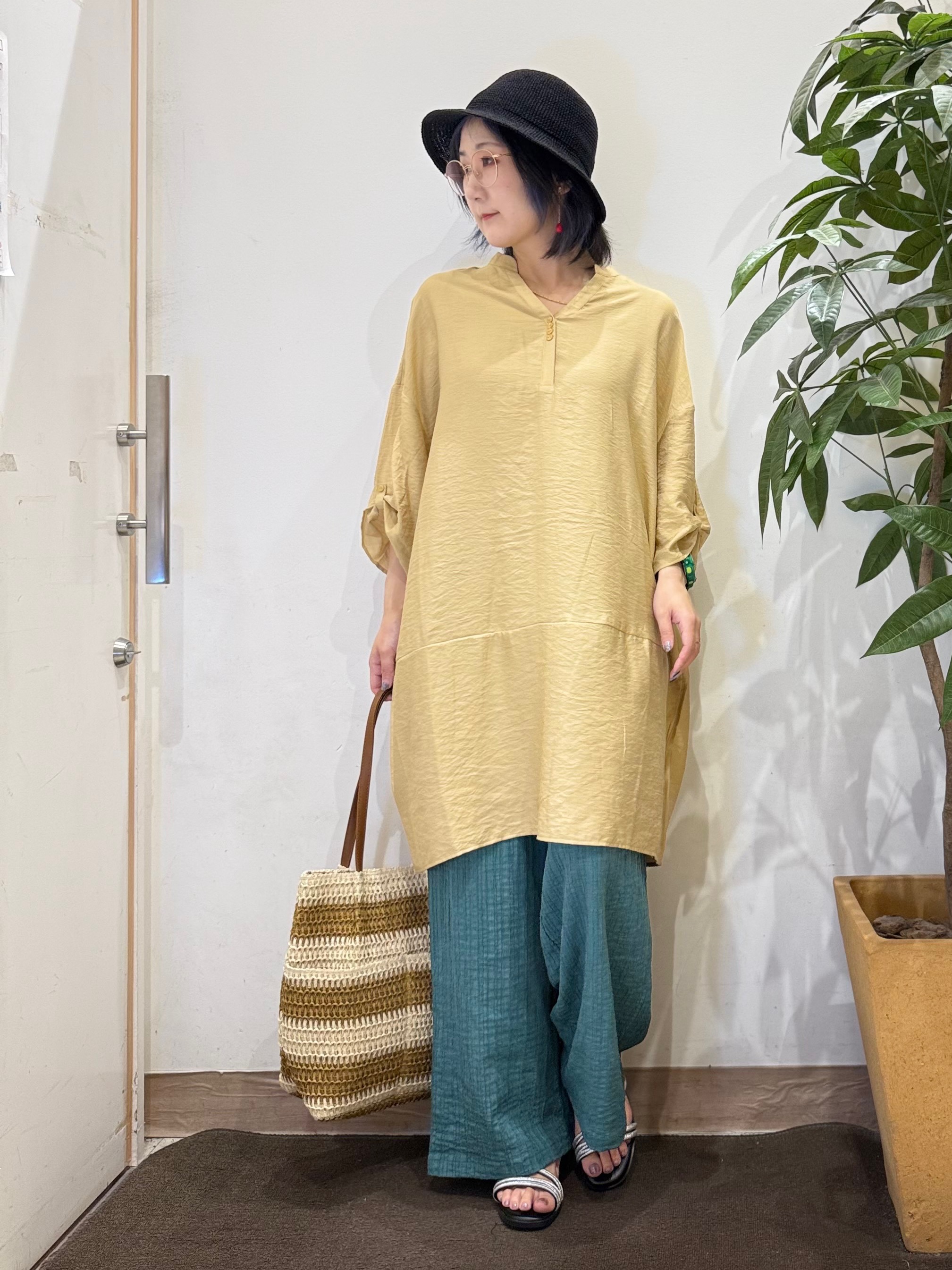 misakiさんの「SHOO･LA･RUE｜【ひんやり/S-LL/洗濯機可】体型カバーにも スラブコクーンチュニック」を使ったコーディネート