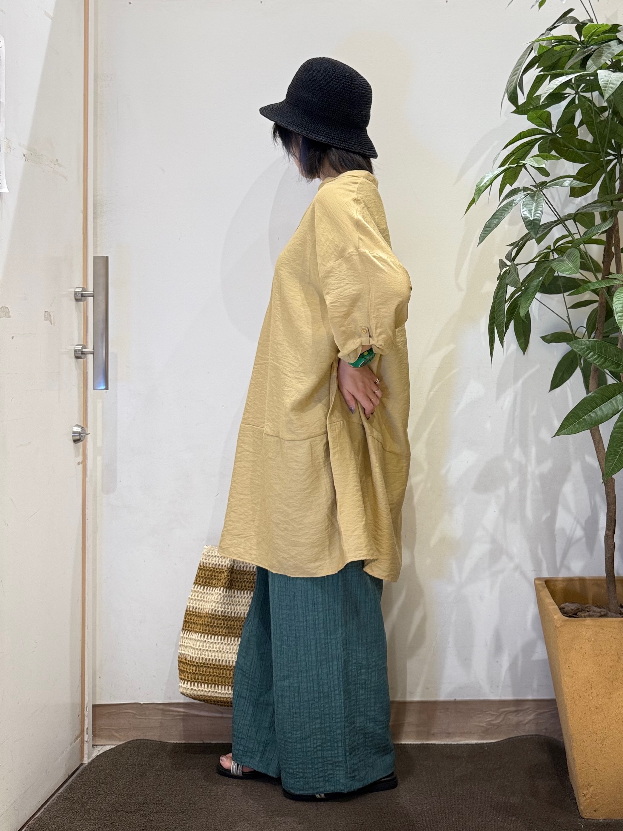 misakiさんの「SHOO･LA･RUE｜【ひんやり/S-LL/洗濯機可】体型カバーにも スラブコクーンチュニック」を使ったコーディネート