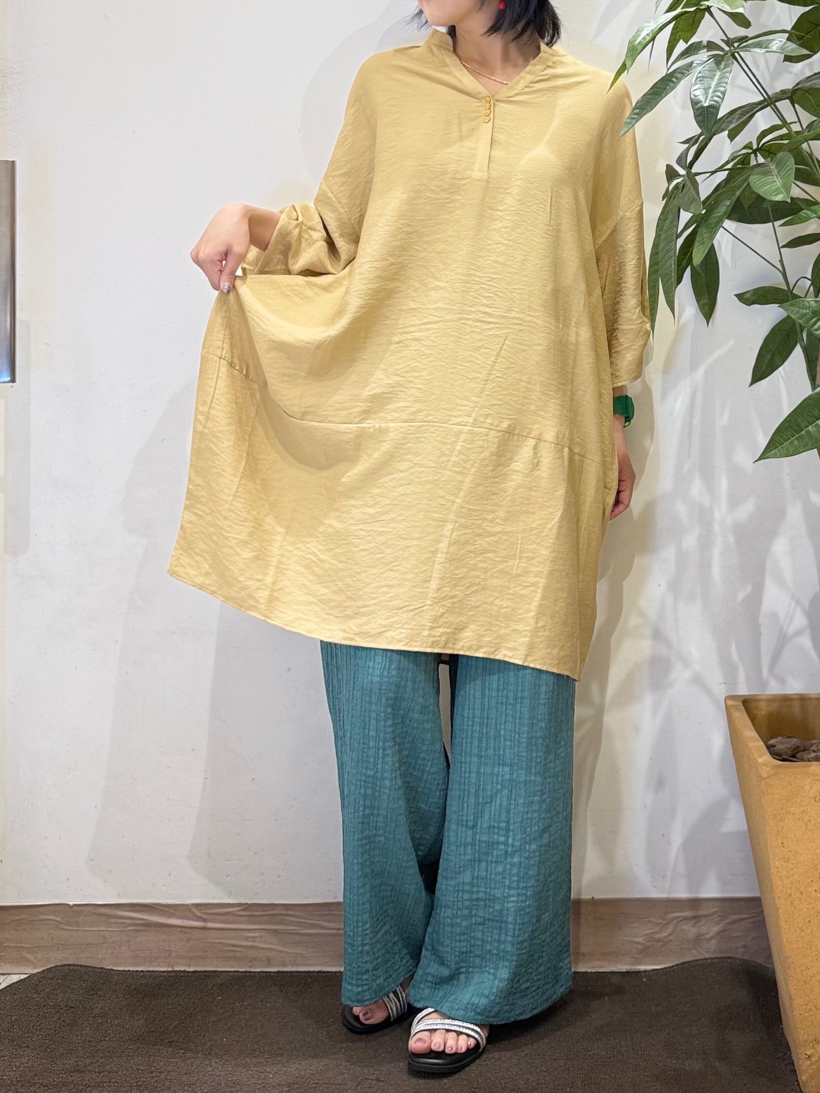 misakiさんの「SHOO･LA･RUE｜【ひんやり/S-LL/洗濯機可】体型カバーにも スラブコクーンチュニック」を使ったコーディネート