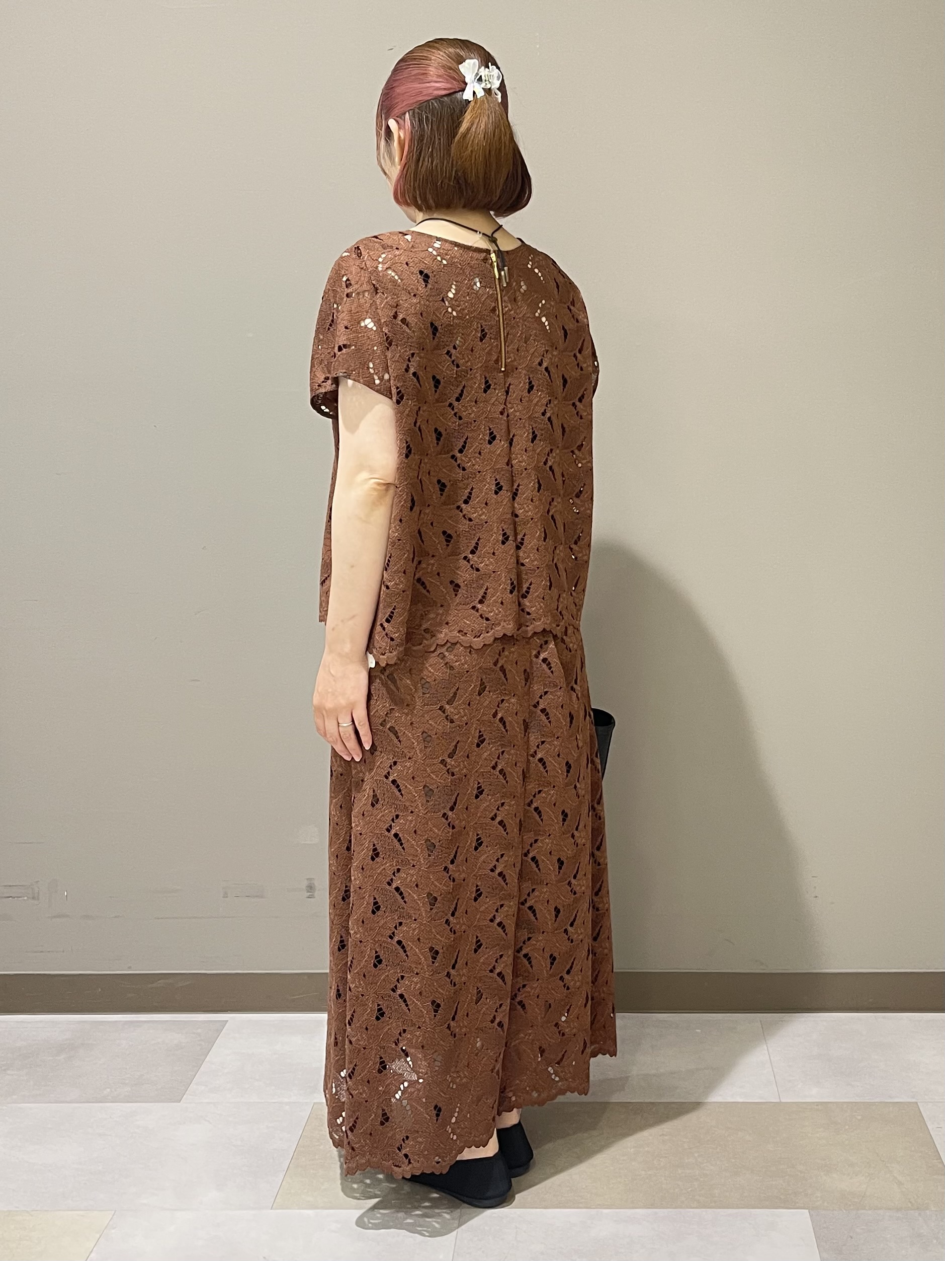 Tomoさんの「UNTITLED｜【セットアップ可能】リーフレースブラウス」を使ったコーディネート