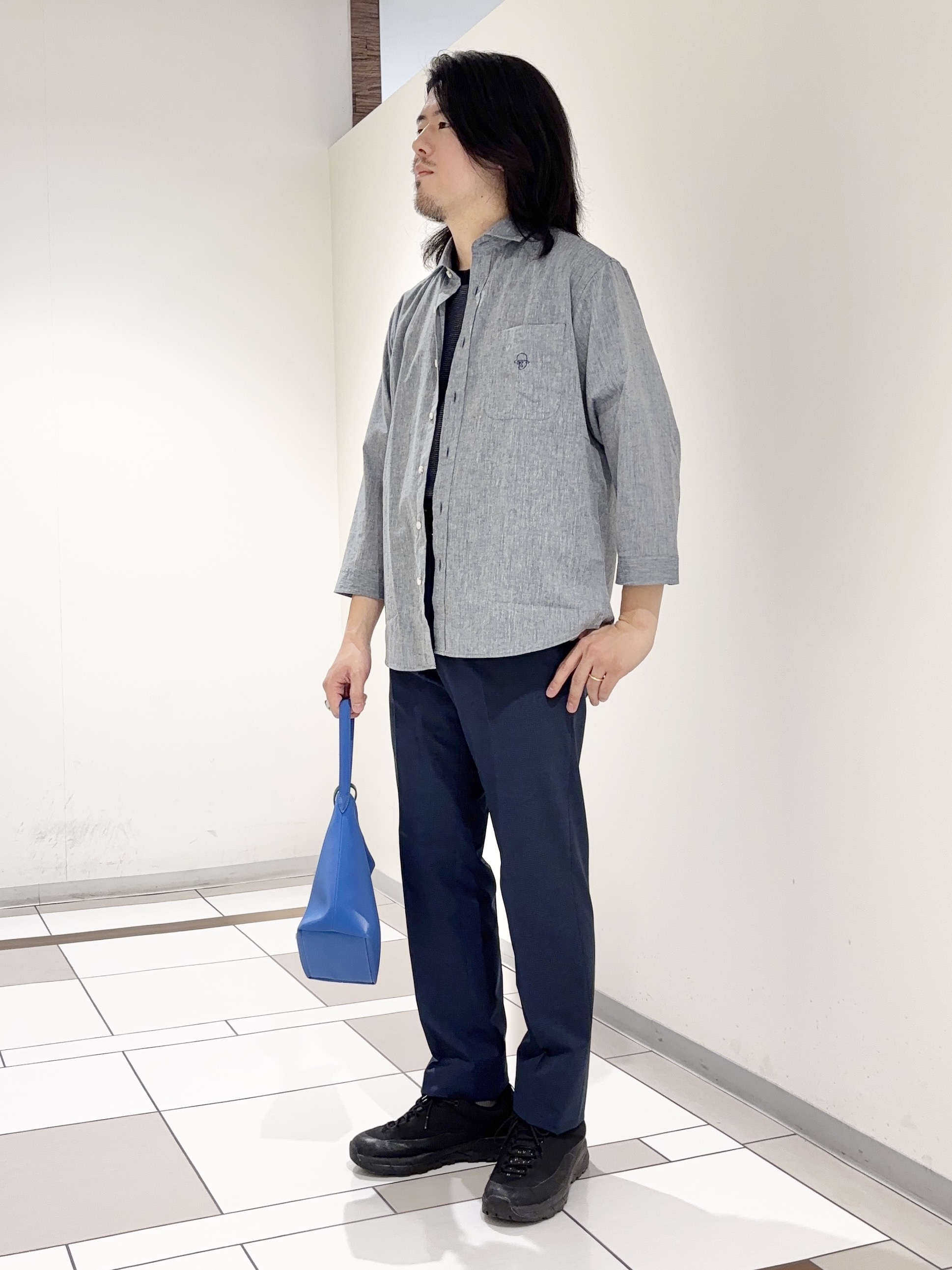 及川さんの「TAKEO KIKUCHI｜【接触冷感】ハイブリッド リネン 七分袖シャツ」を使ったコーディネート