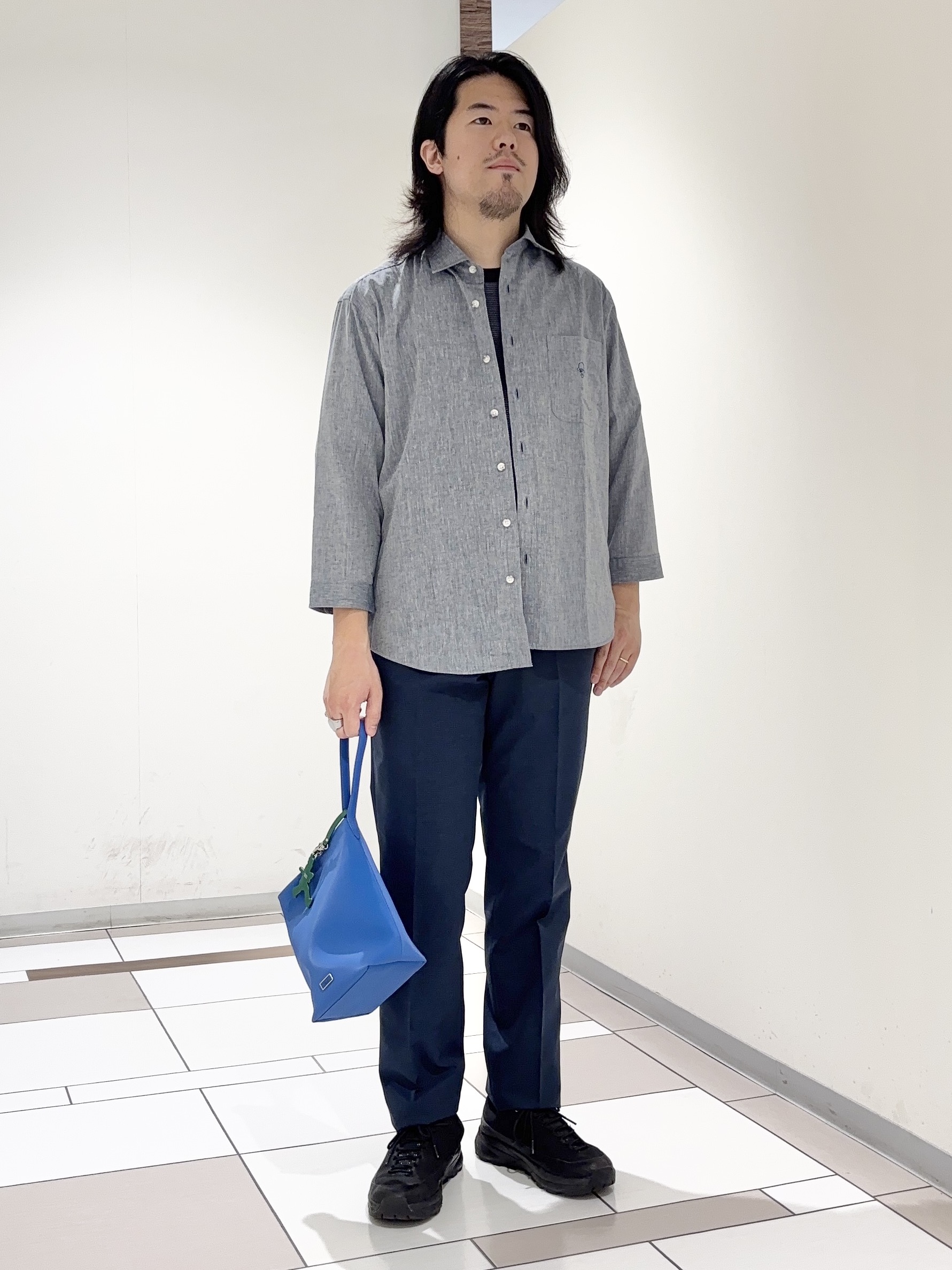 及川さんの「TAKEO KIKUCHI｜【接触冷感】ハイブリッド リネン 七分袖シャツ」を使ったコーディネート