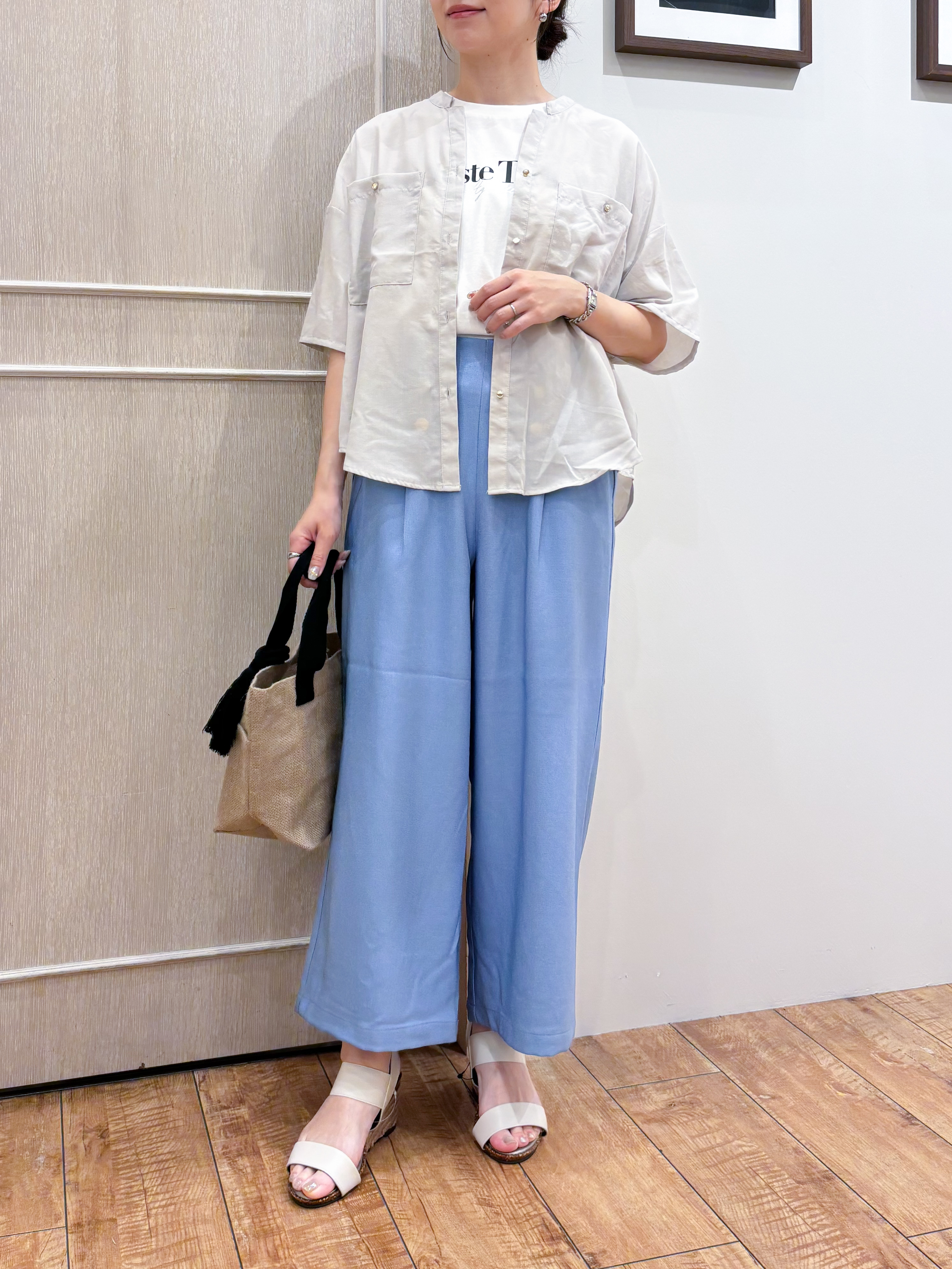 なみさんの「SHOO･LA･RUE｜【洗濯機可/S-LL】大人の抜け感 ゆるっと5分袖シャツ」を使ったコーディネート