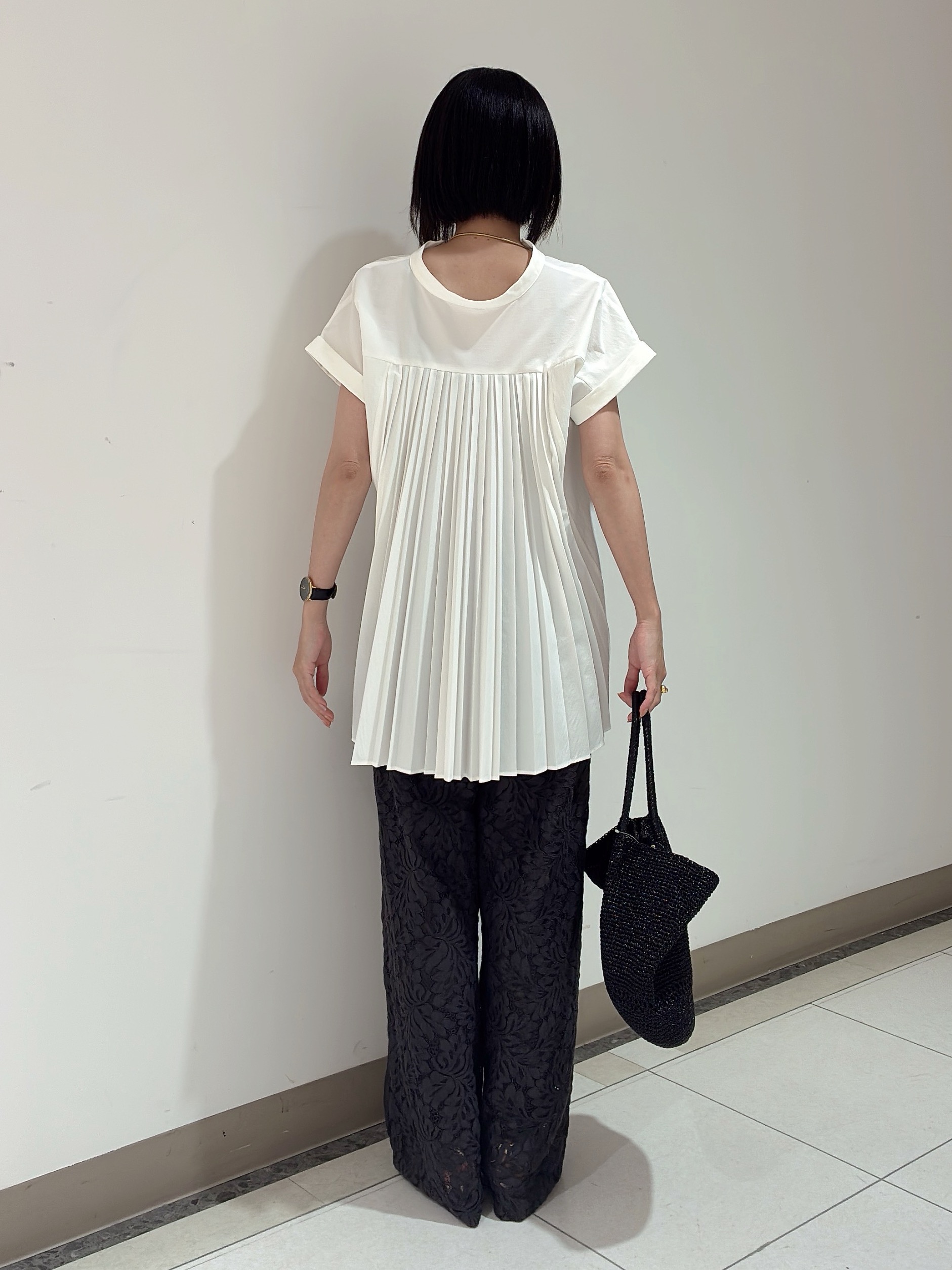 環さんの「UNTITLED｜【多機能付き】バックプリーツデザインブラウス」を使ったコーディネート