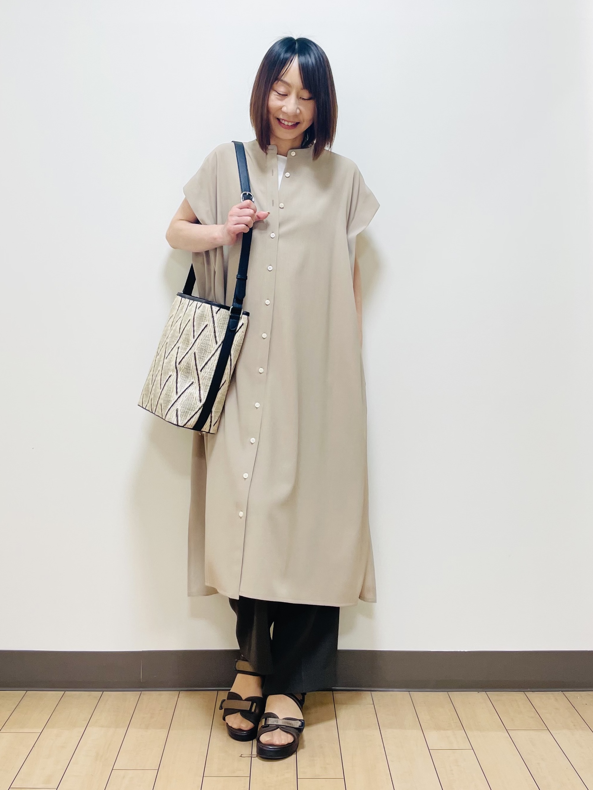 Riiさんの「Reflect｜すっきり見えバンドカラーシャツワンピース」を使ったコーディネート