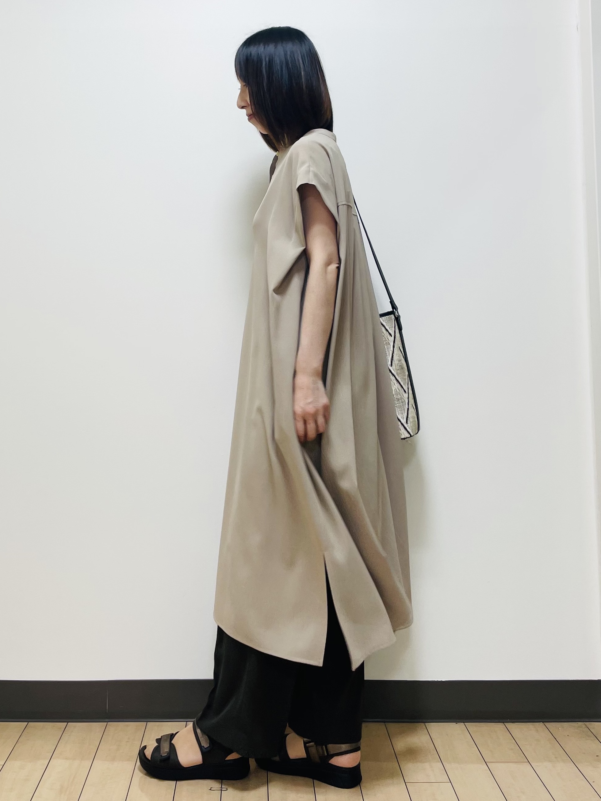 Riiさんの「Reflect｜すっきり見えバンドカラーシャツワンピース」を使ったコーディネート