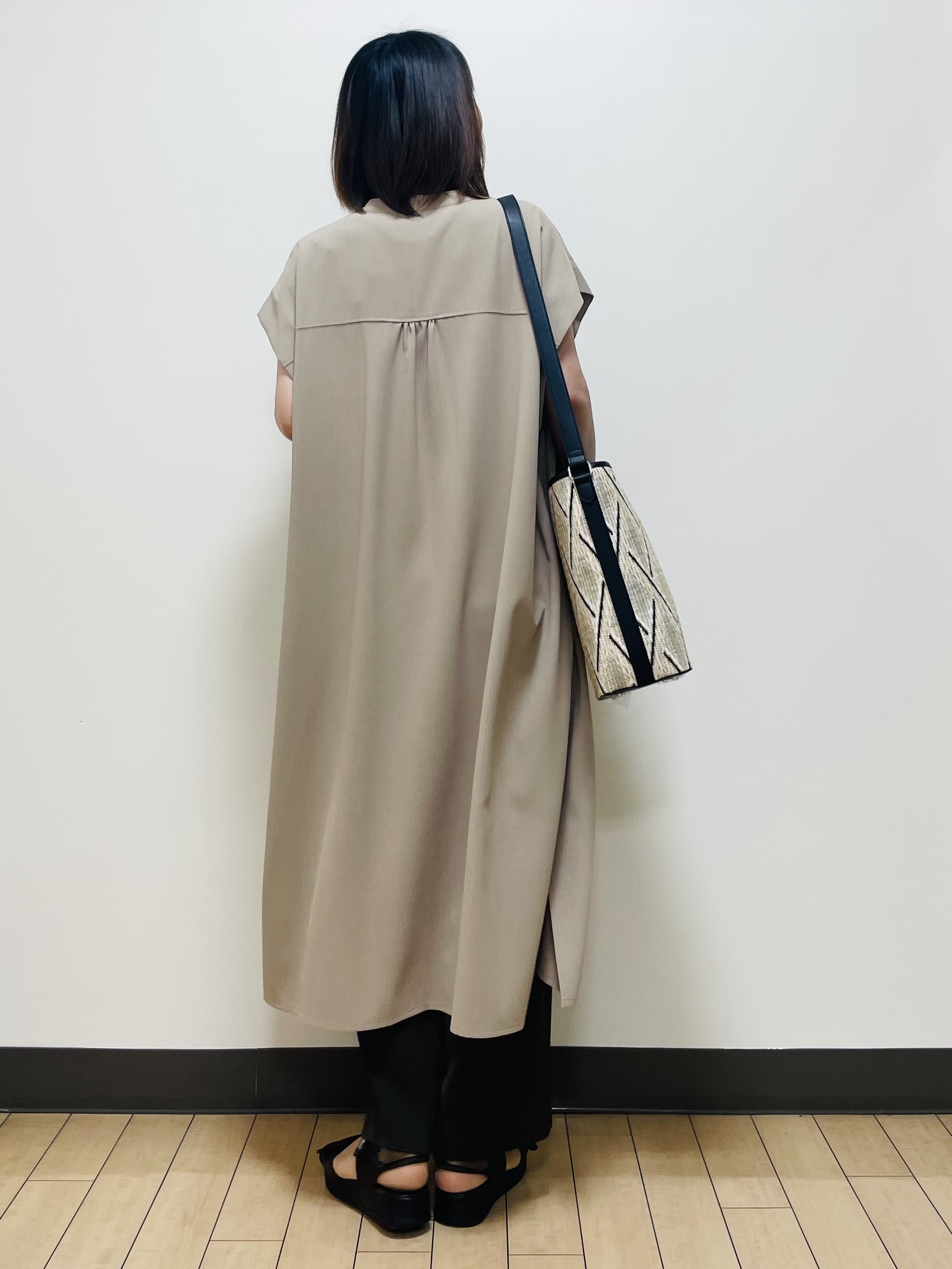 Riiさんの「Reflect｜すっきり見えバンドカラーシャツワンピース」を使ったコーディネート