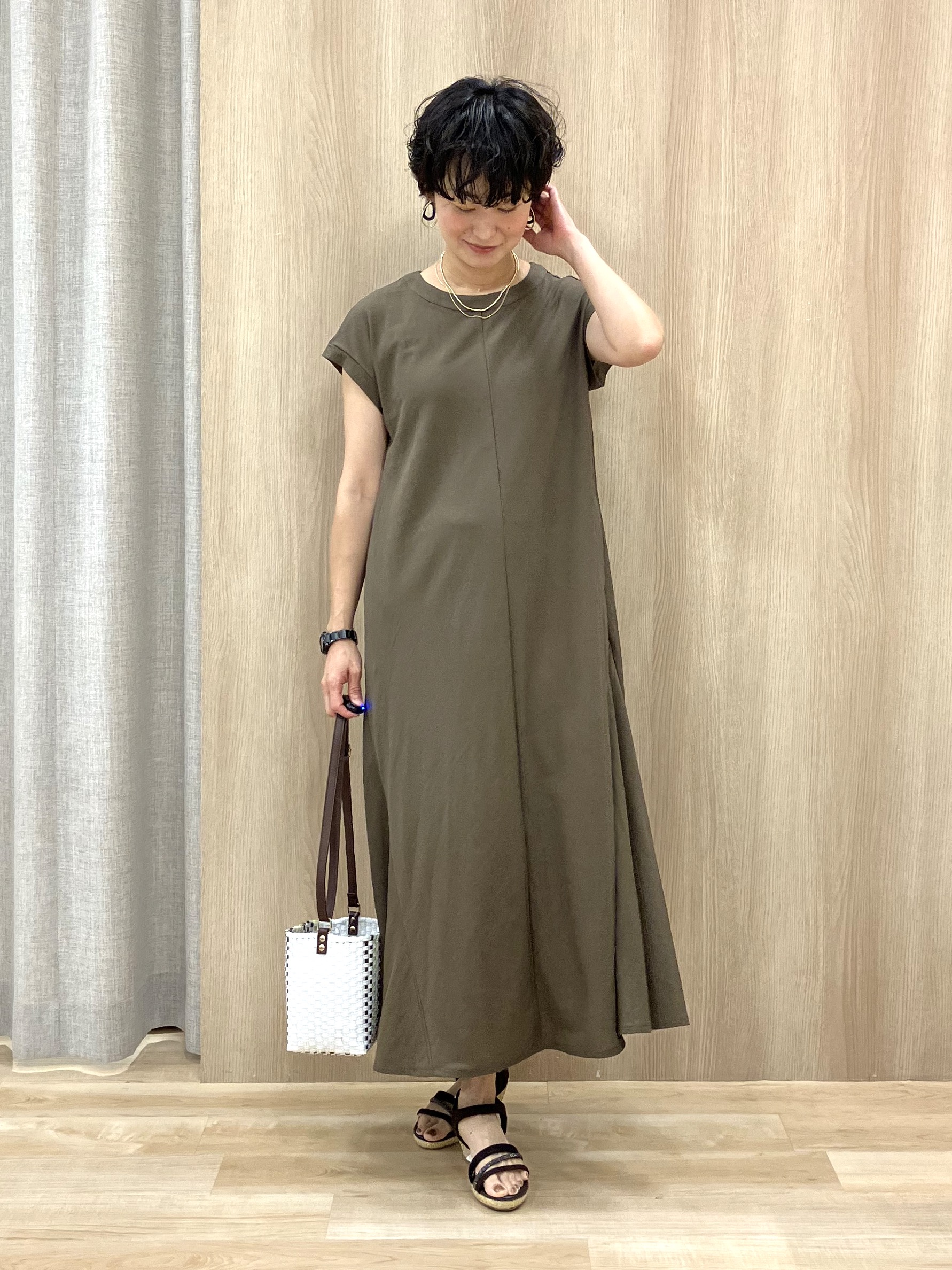 Keiさんの「grove｜【低身長さんも選べる着丈】モクロディフレンチワンピース」を使ったコーディネート