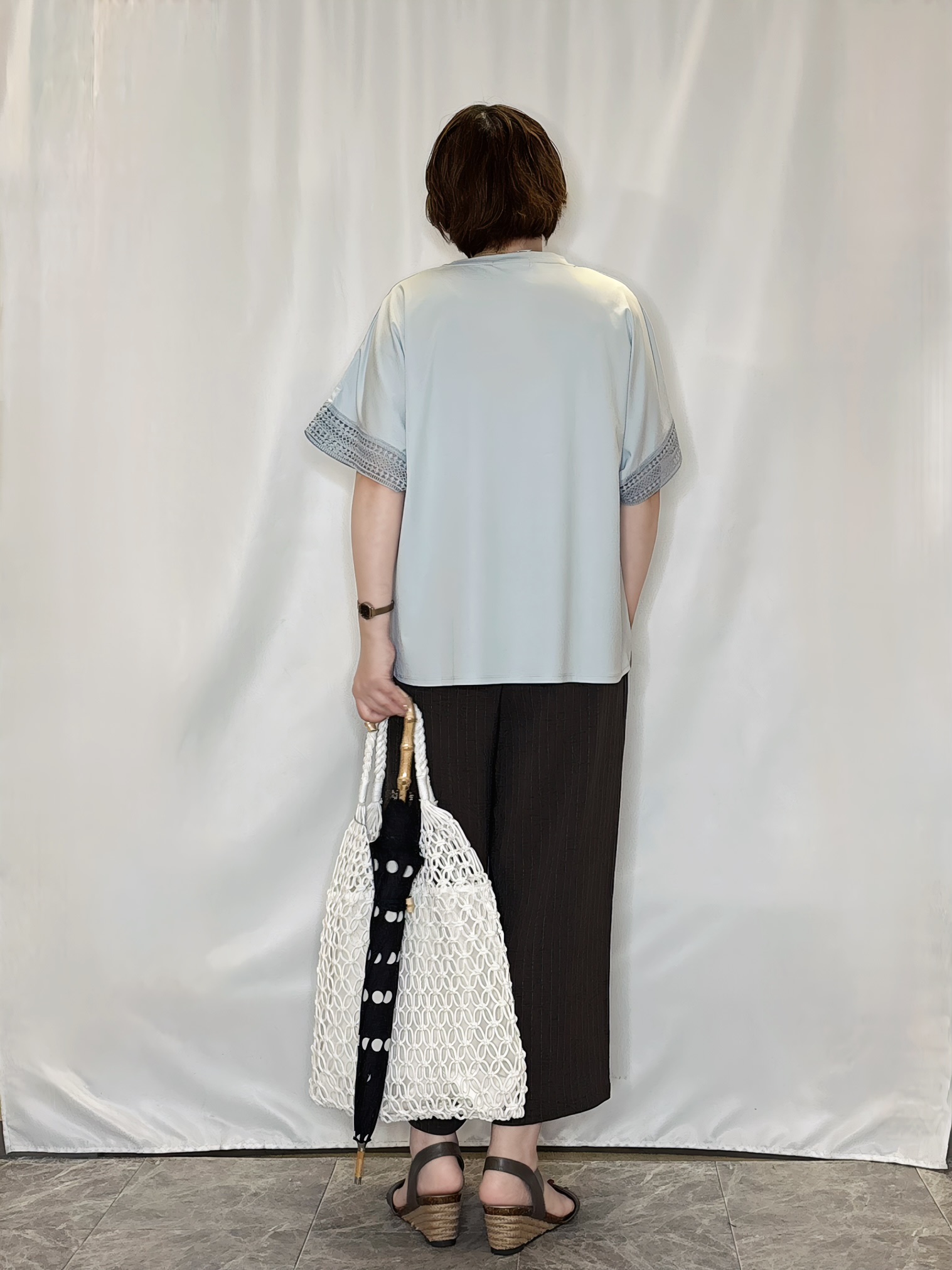 たみさんの「SHOO･LA･RUE｜【ひんやり/UV】お袖レースが上品 ゆったりとろみトップス」を使ったコーディネート