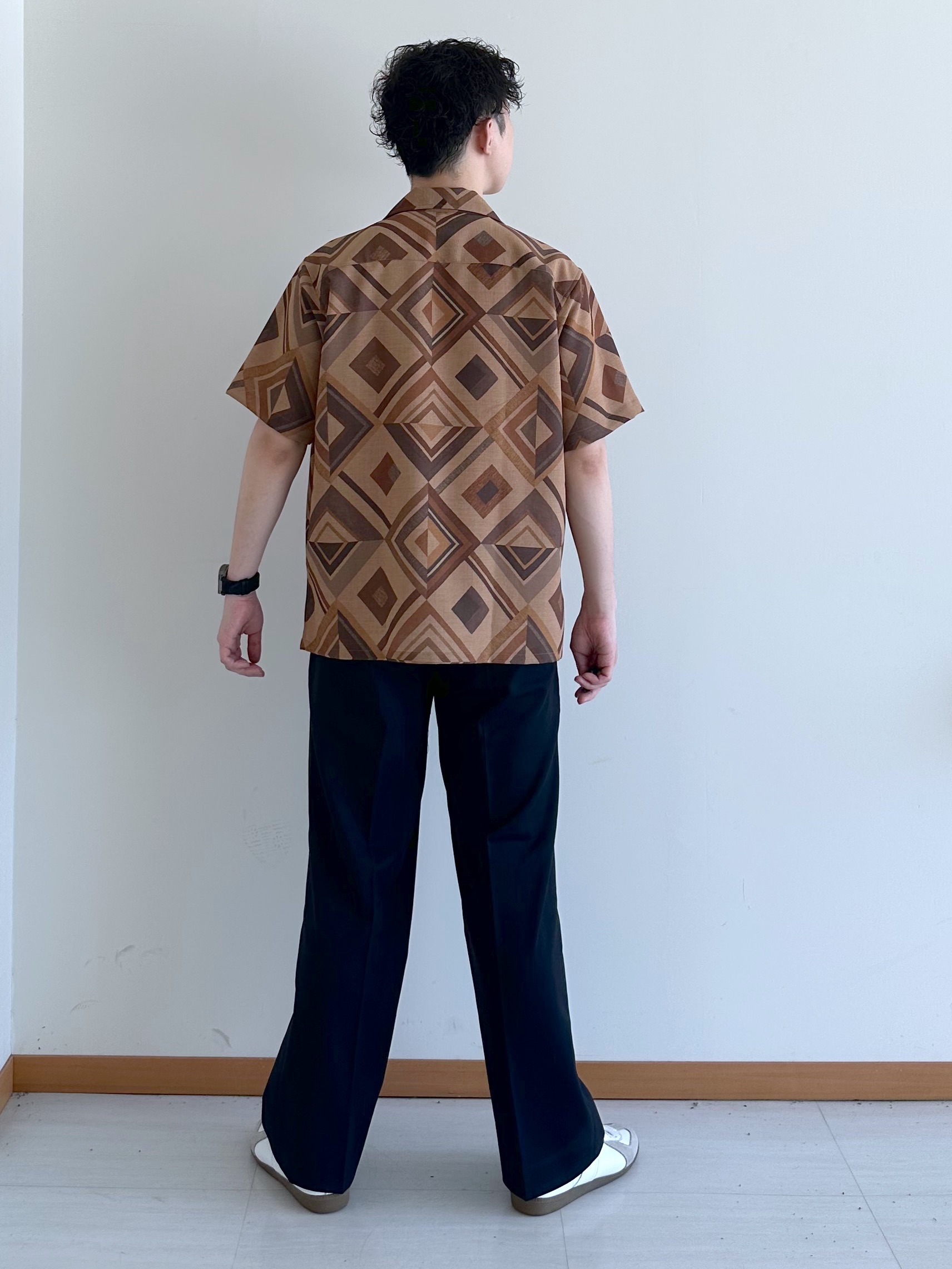 イッシーさんの「TAKEO KIKUCHI｜【吸汗速乾】タイル柄プリント 半袖シャツ」を使ったコーディネート