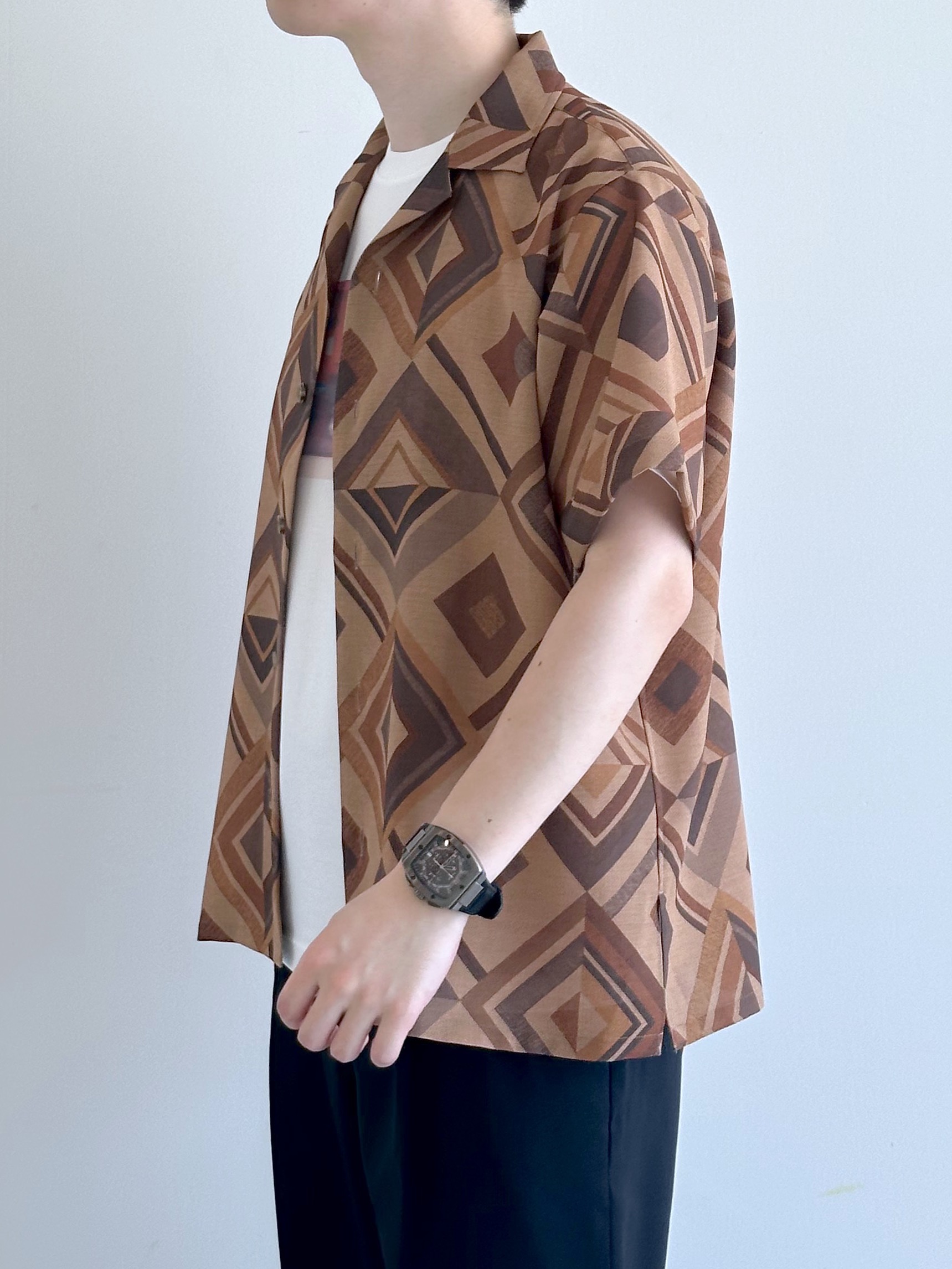 イッシーさんの「TAKEO KIKUCHI｜【吸汗速乾】タイル柄プリント 半袖シャツ」を使ったコーディネート