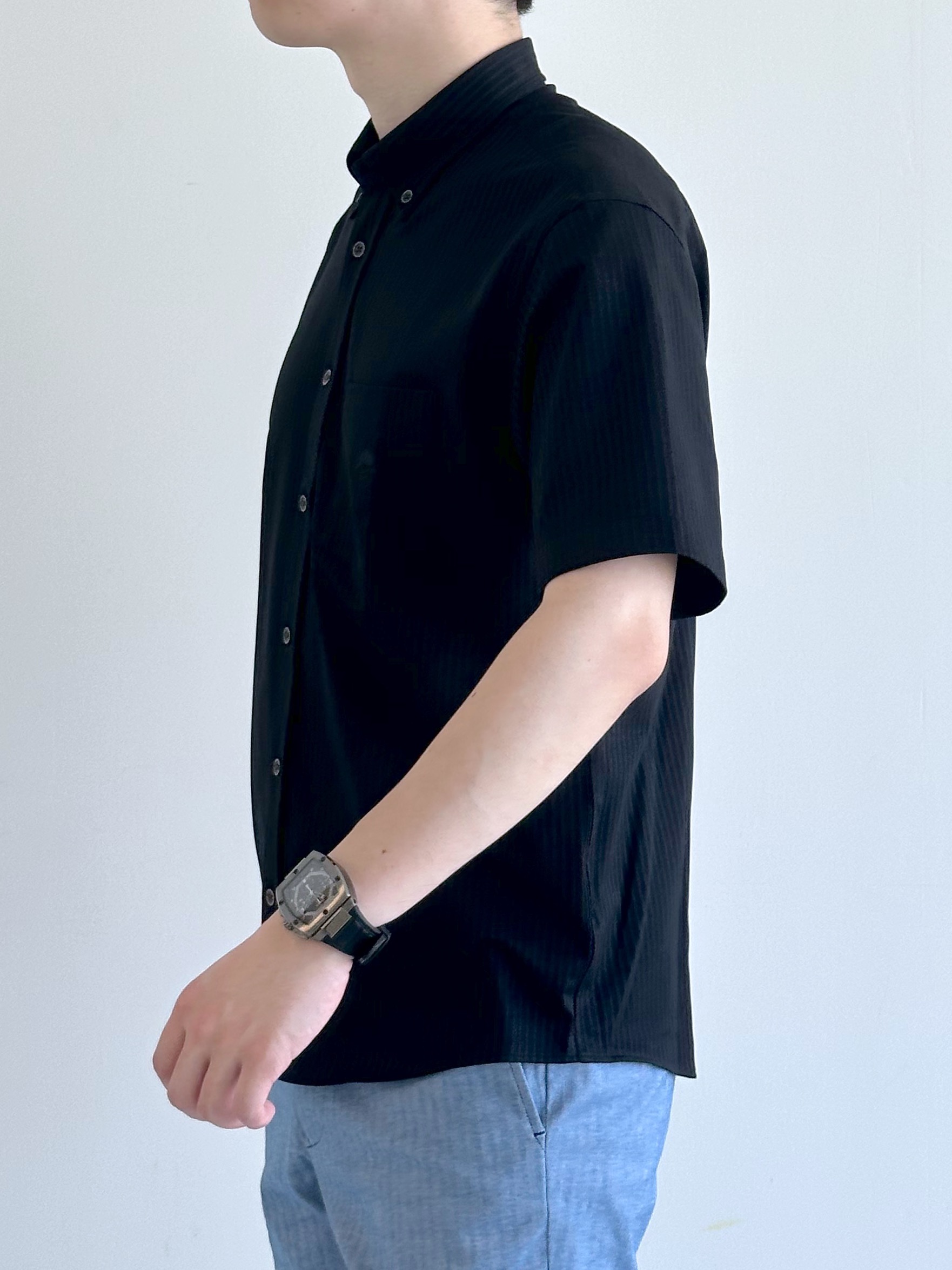 イッシーさんの「TAKEO KIKUCHI｜【接触冷感】ジャージストライプ シャツ」を使ったコーディネート