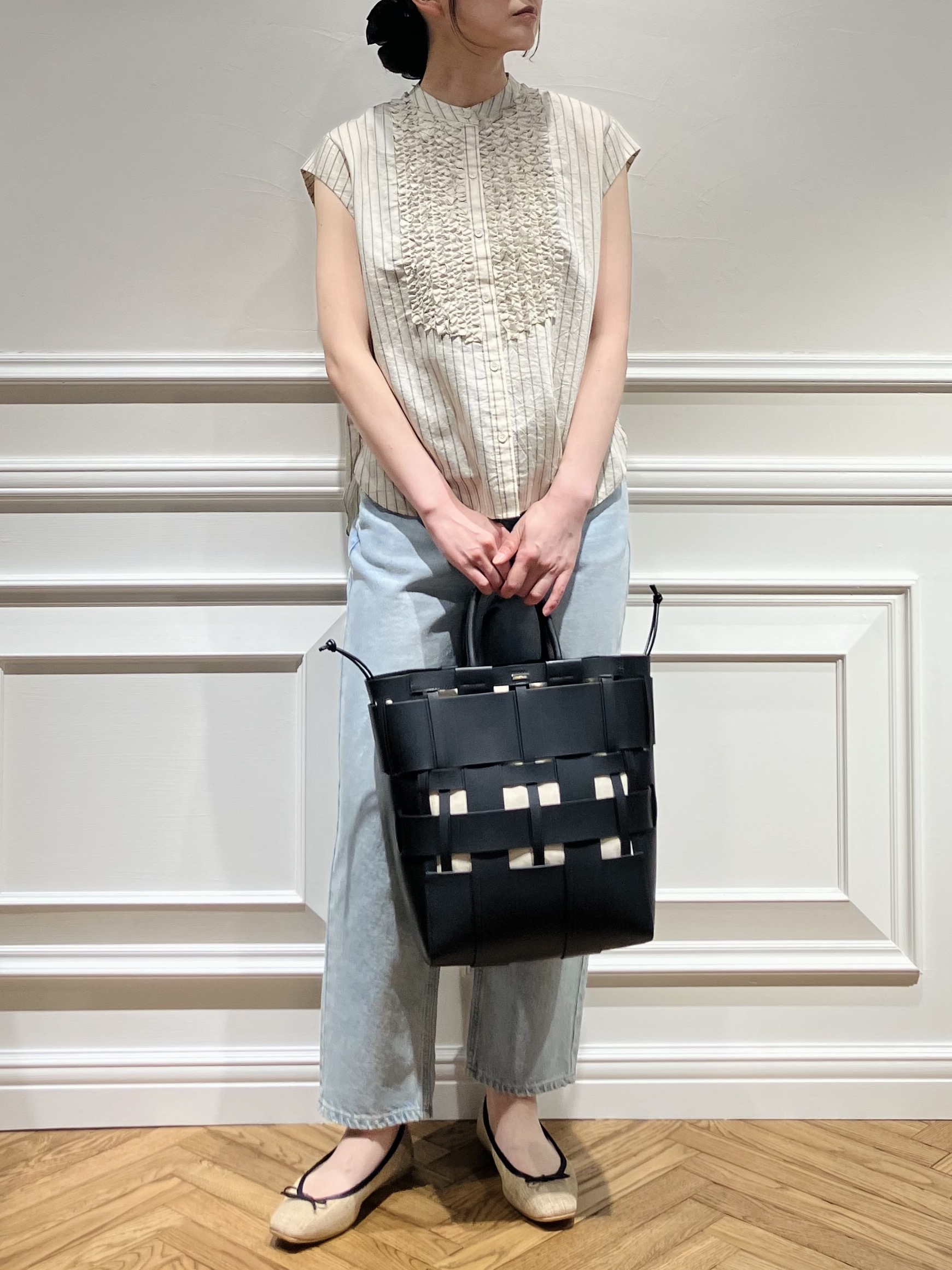 TSUKUIさんの「DRESSTERIOR｜ストライプフレンチスリーブフリルブラウス」を使ったコーディネート