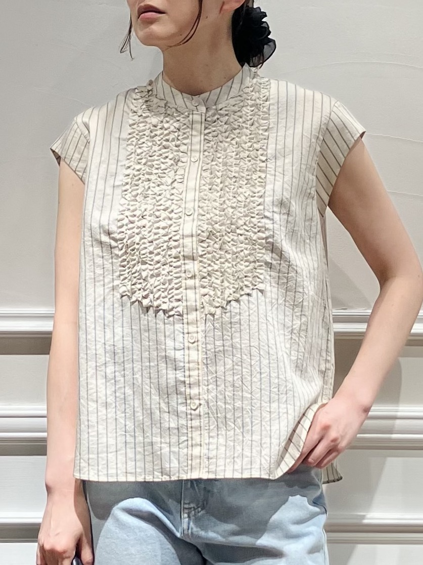 TSUKUIさんの「DRESSTERIOR｜ストライプフレンチスリーブフリルブラウス」を使ったコーディネート