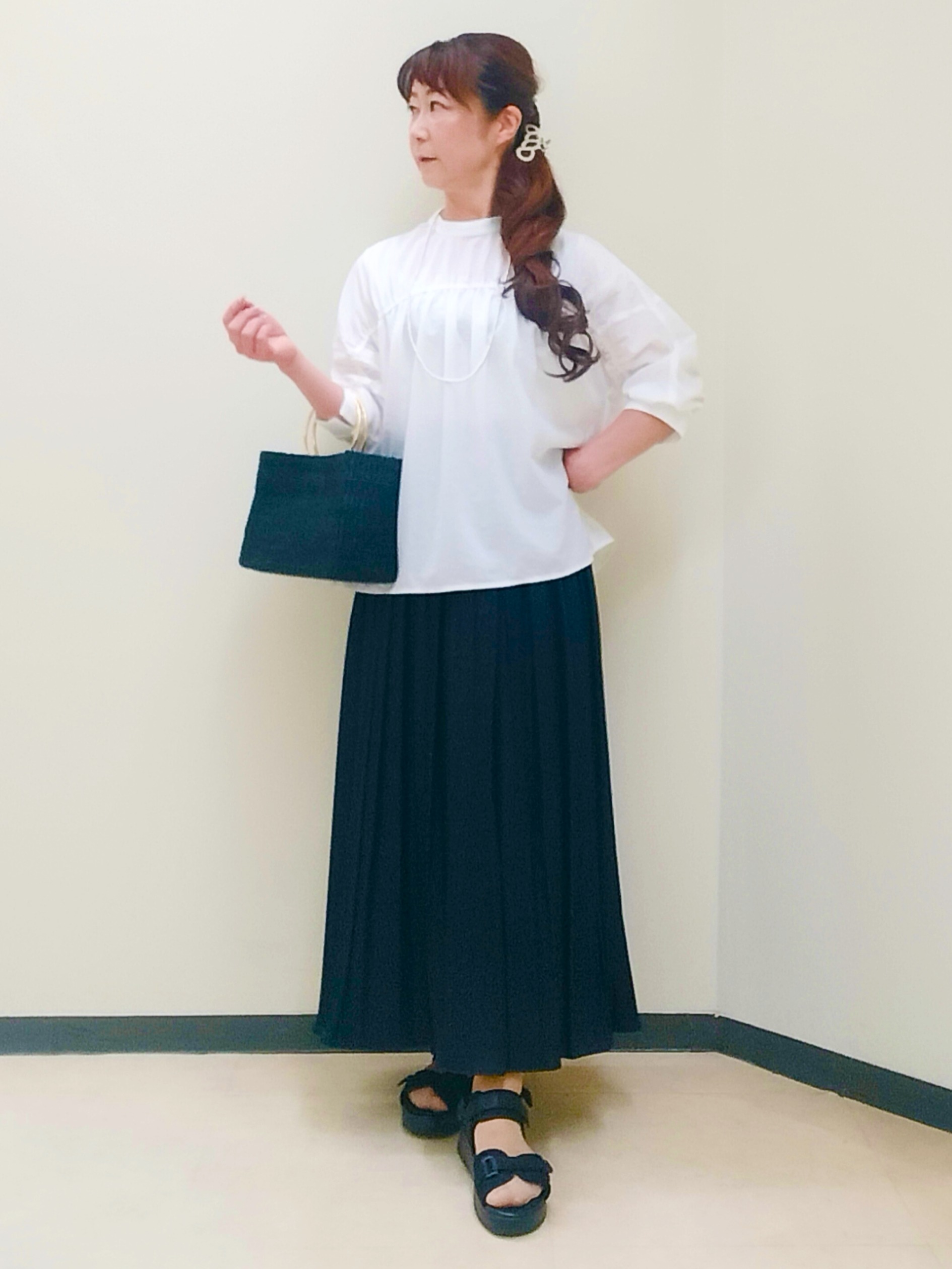 花さんの「Reflect｜【手洗い可】プチハイネック ギャザーブラウス」を使ったコーディネート