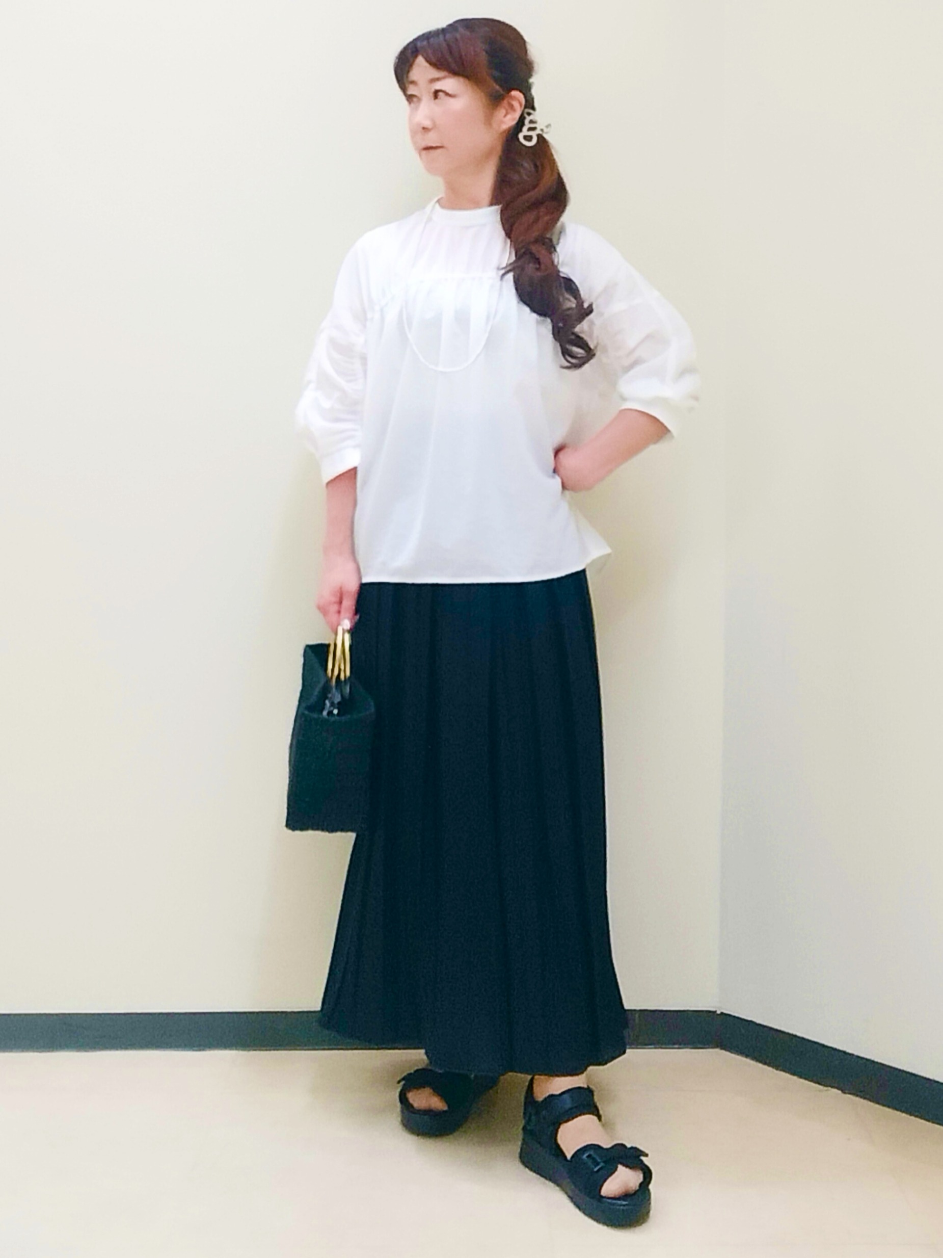花さんの「Reflect｜【手洗い可】プチハイネック ギャザーブラウス」を使ったコーディネート