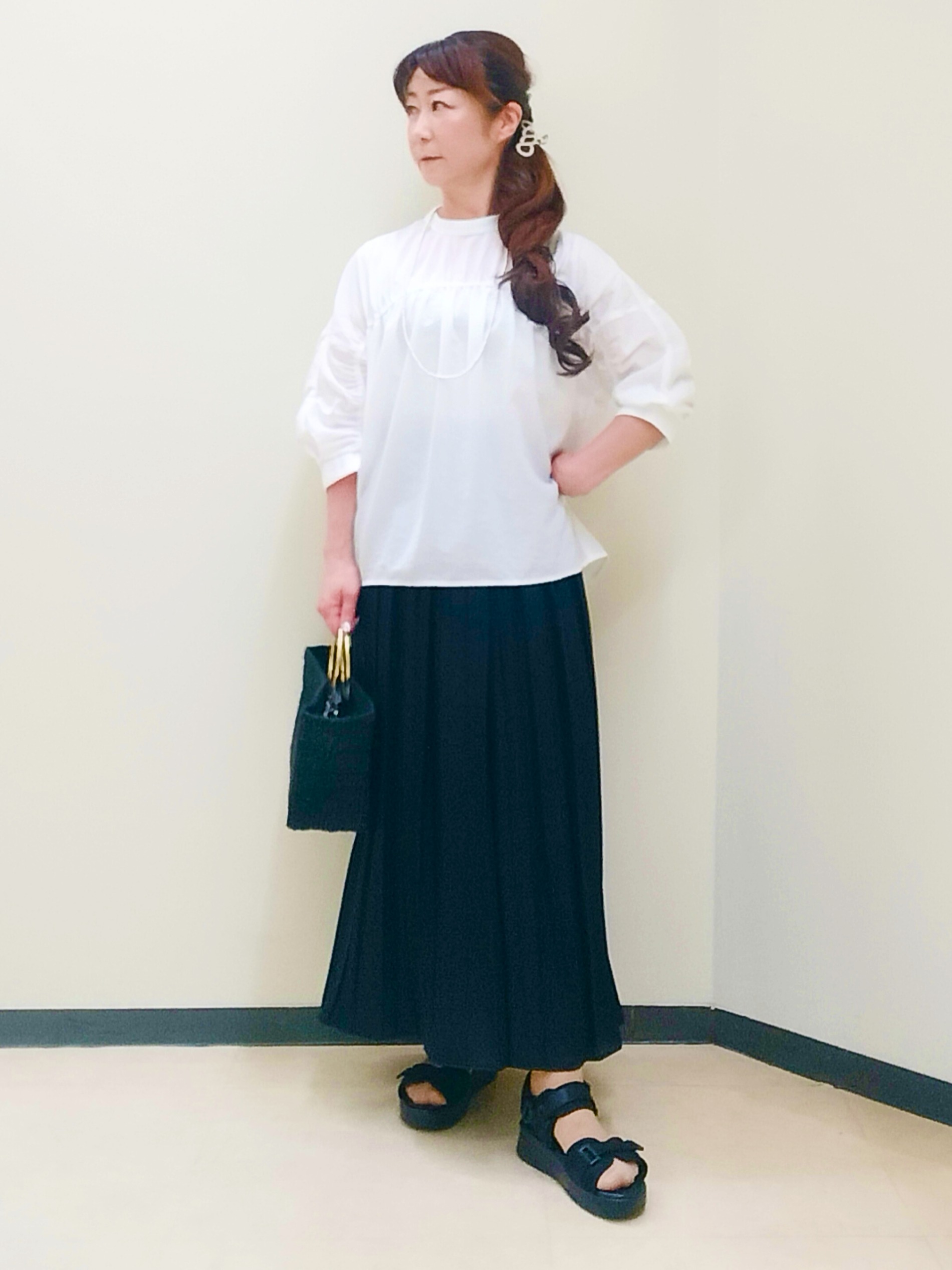 花さんの「Reflect｜【手洗い可】プチハイネック ギャザーブラウス」を使ったコーディネート
