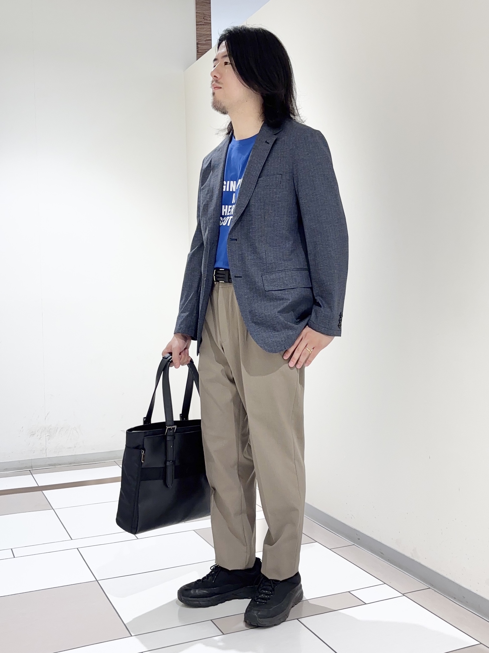 及川さんの「TAKEO KIKUCHI｜【通気性】ジャージ千鳥柄 ジャケット」を使ったコーディネート
