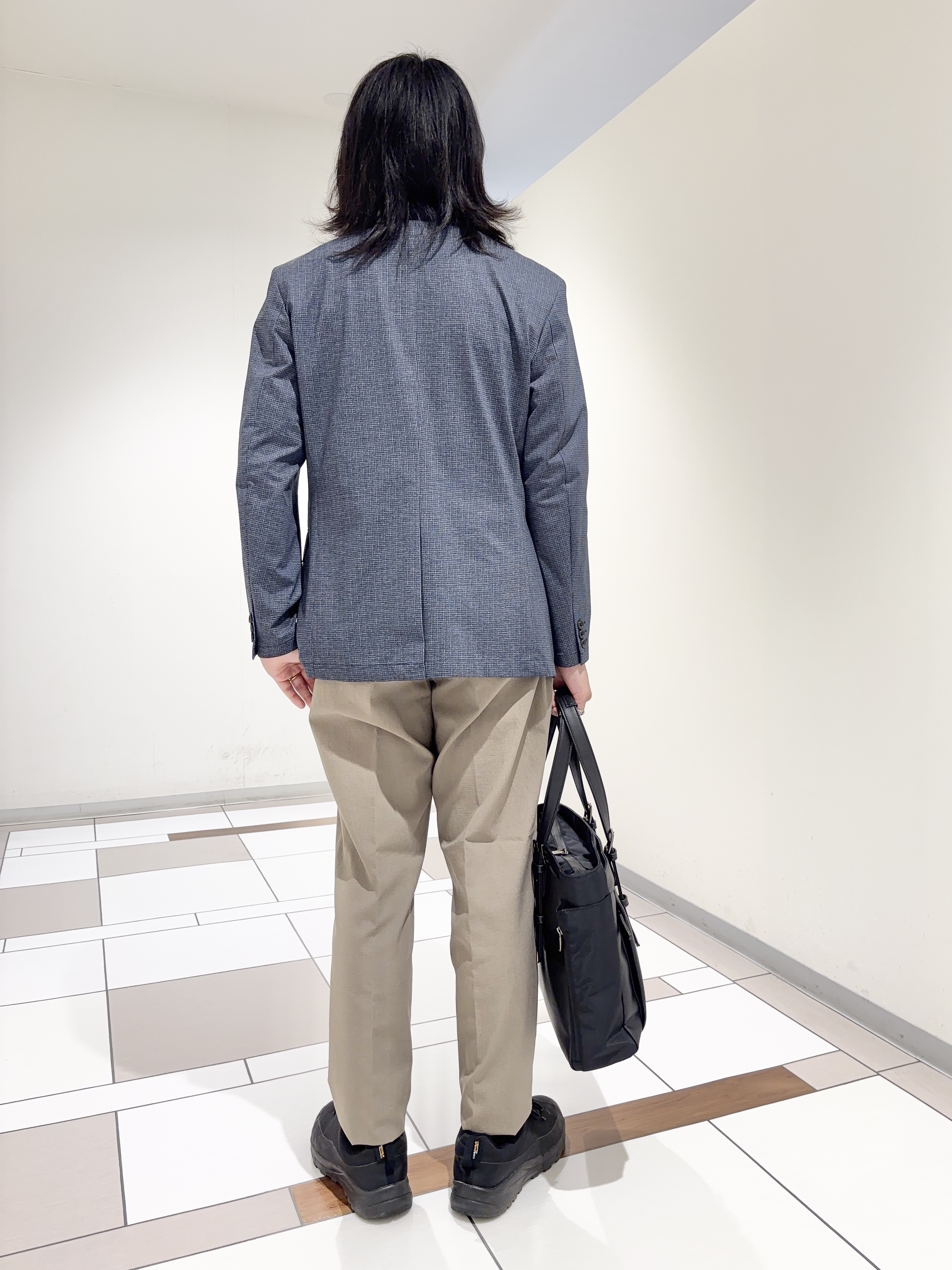 及川さんの「TAKEO KIKUCHI｜【通気性】ジャージ千鳥柄 ジャケット」を使ったコーディネート