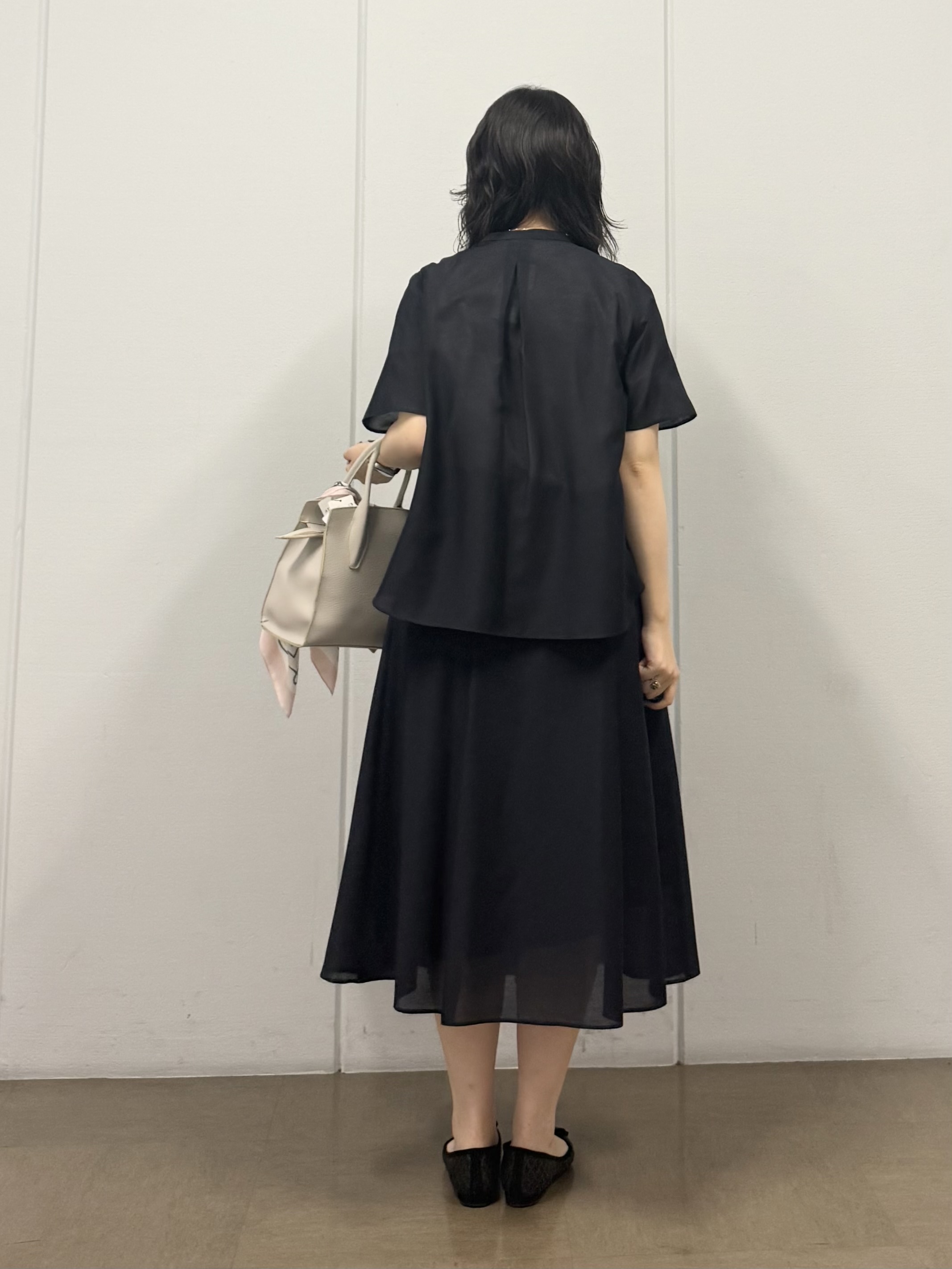 mizukiさんの「INDIVI｜【接触冷感/洗える】シアーシャンブレーピンタックブラウス」を使ったコーディネート