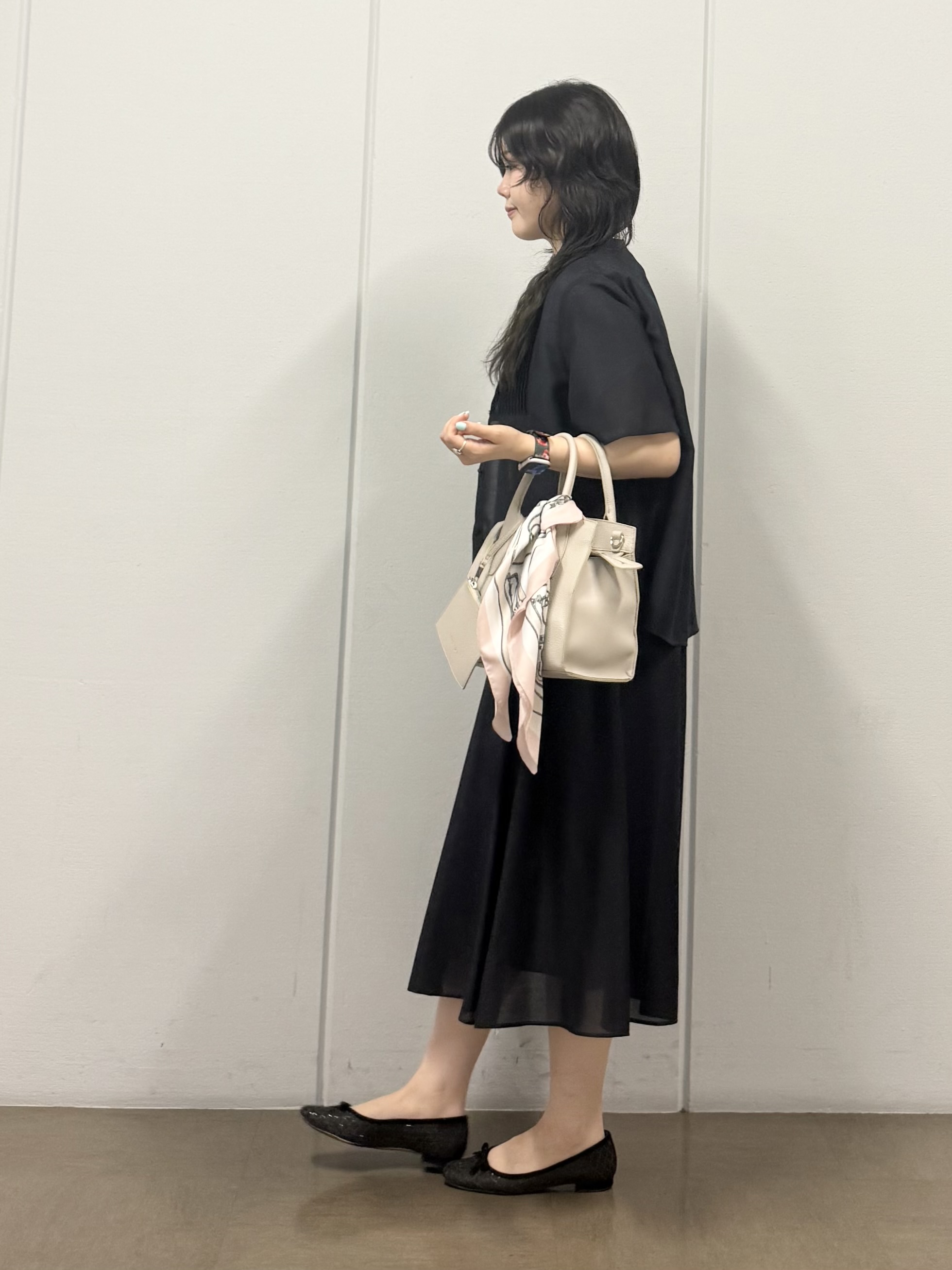 mizukiさんの「INDIVI｜【接触冷感/洗える】シアーシャンブレーピンタックブラウス」を使ったコーディネート
