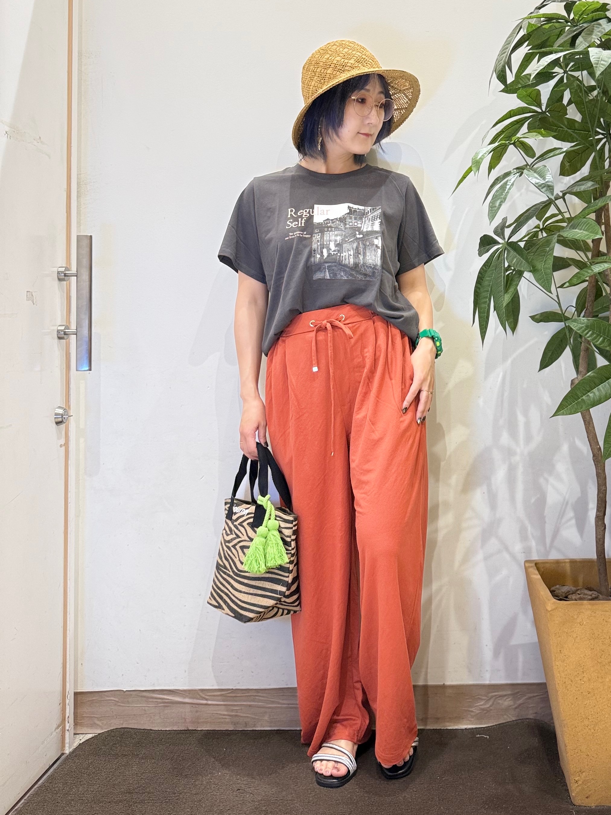 misakiさんの「SHOO･LA･RUE｜【綿100%/ひんやり/S-LL/洗濯機可】選べる5柄 大人のこなれプリントTシャツ」を使ったコーディネート