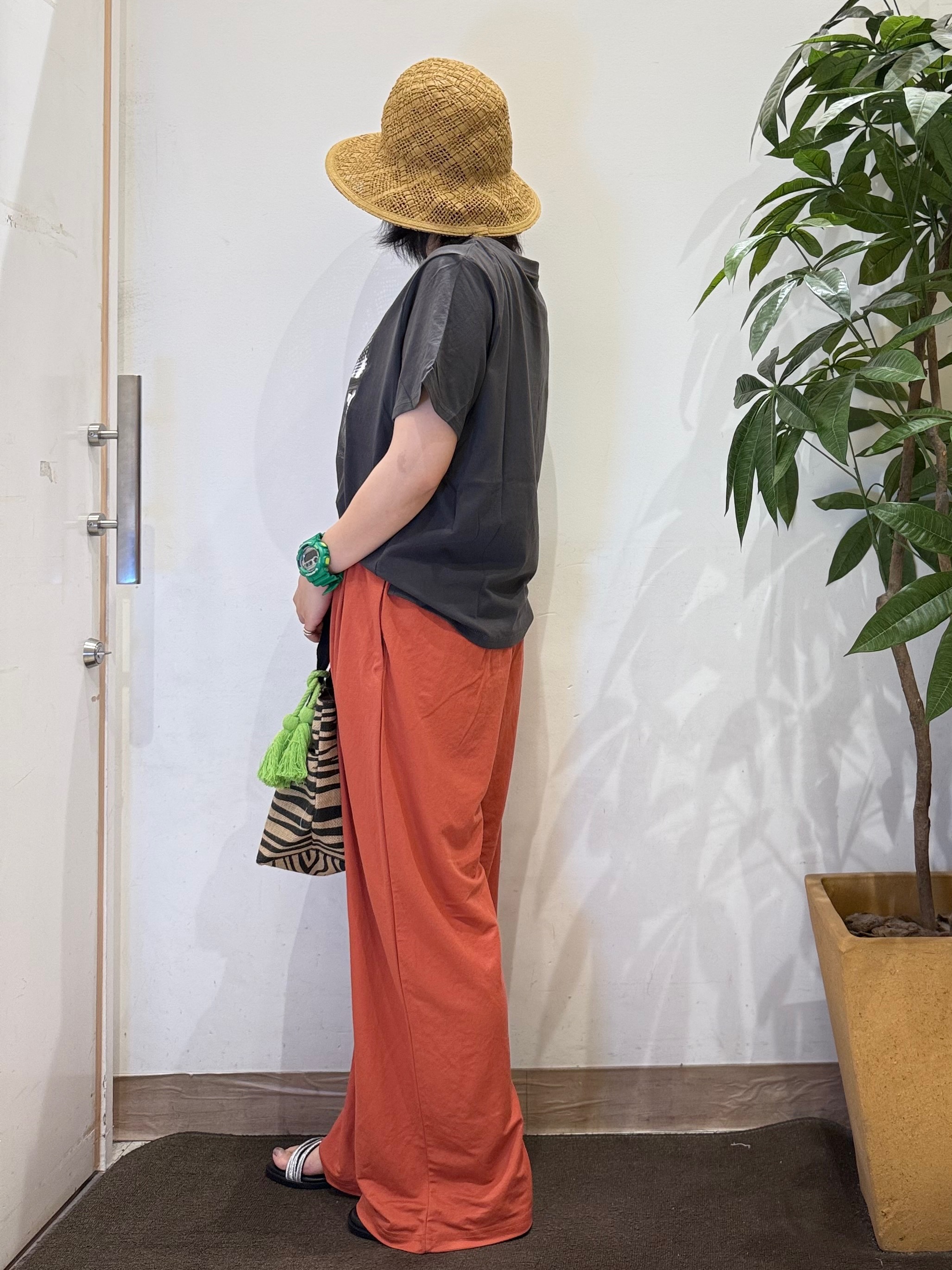 misakiさんの「SHOO･LA･RUE｜【綿100%/ひんやり/S-LL/洗濯機可】選べる5柄 大人のこなれプリントTシャツ」を使ったコーディネート