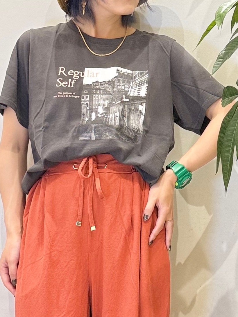 misakiさんの「SHOO･LA･RUE｜【綿100%/ひんやり/S-LL/洗濯機可】選べる5柄 大人のこなれプリントTシャツ」を使ったコーディネート