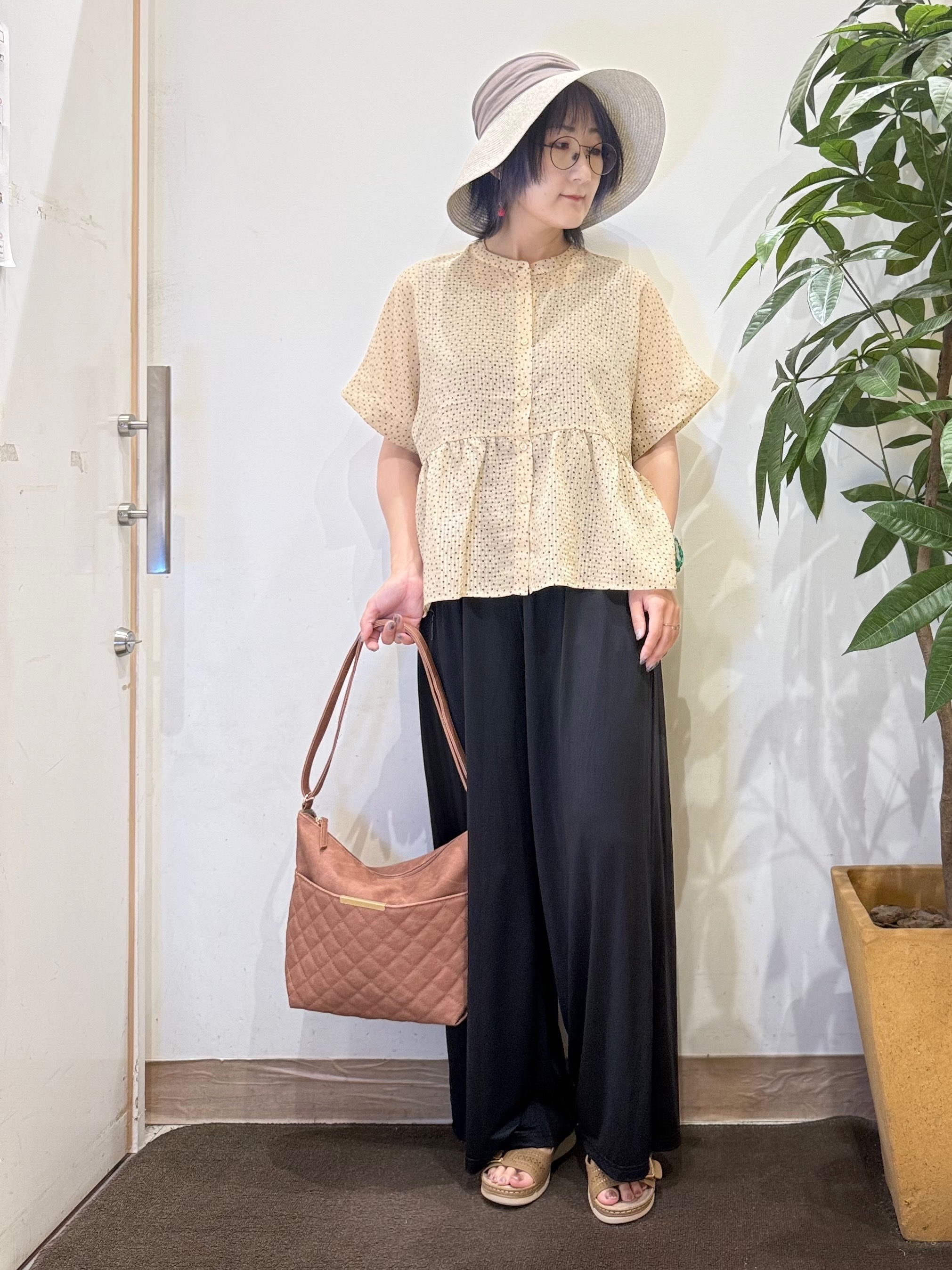 misakiさんの「SHOO･LA･RUE｜【ひんやり/UV/洗濯機可】柄アソート ひやとろイージーワイドパンツ」を使ったコーディネート
