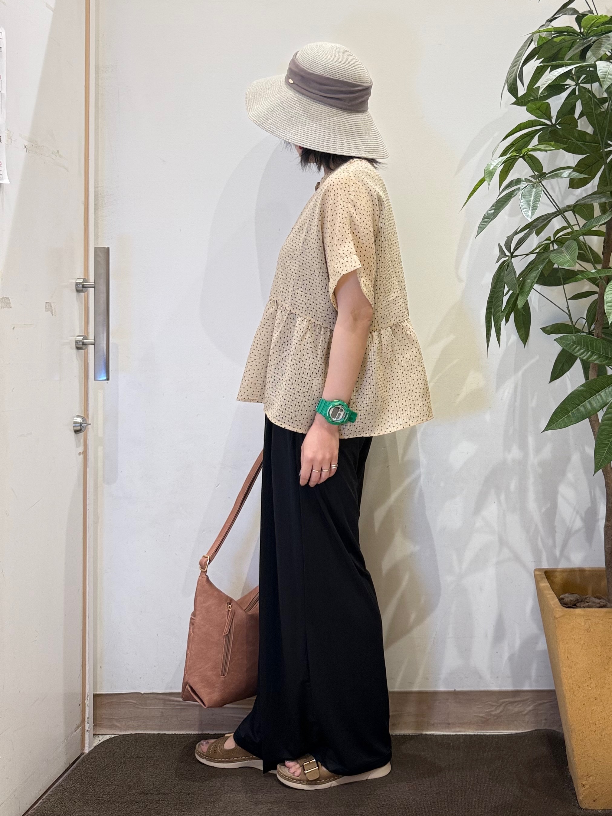 misakiさんの「SHOO･LA･RUE｜【ひんやり/UV/洗濯機可】柄アソート ひやとろイージーワイドパンツ」を使ったコーディネート
