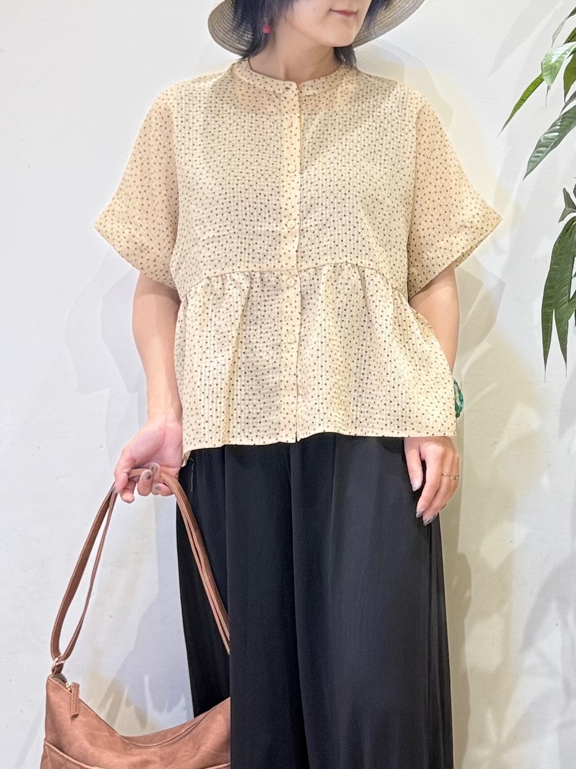 misakiさんの「SHOO･LA･RUE｜【ひんやり/UV/洗濯機可】柄アソート ひやとろイージーワイドパンツ」を使ったコーディネート