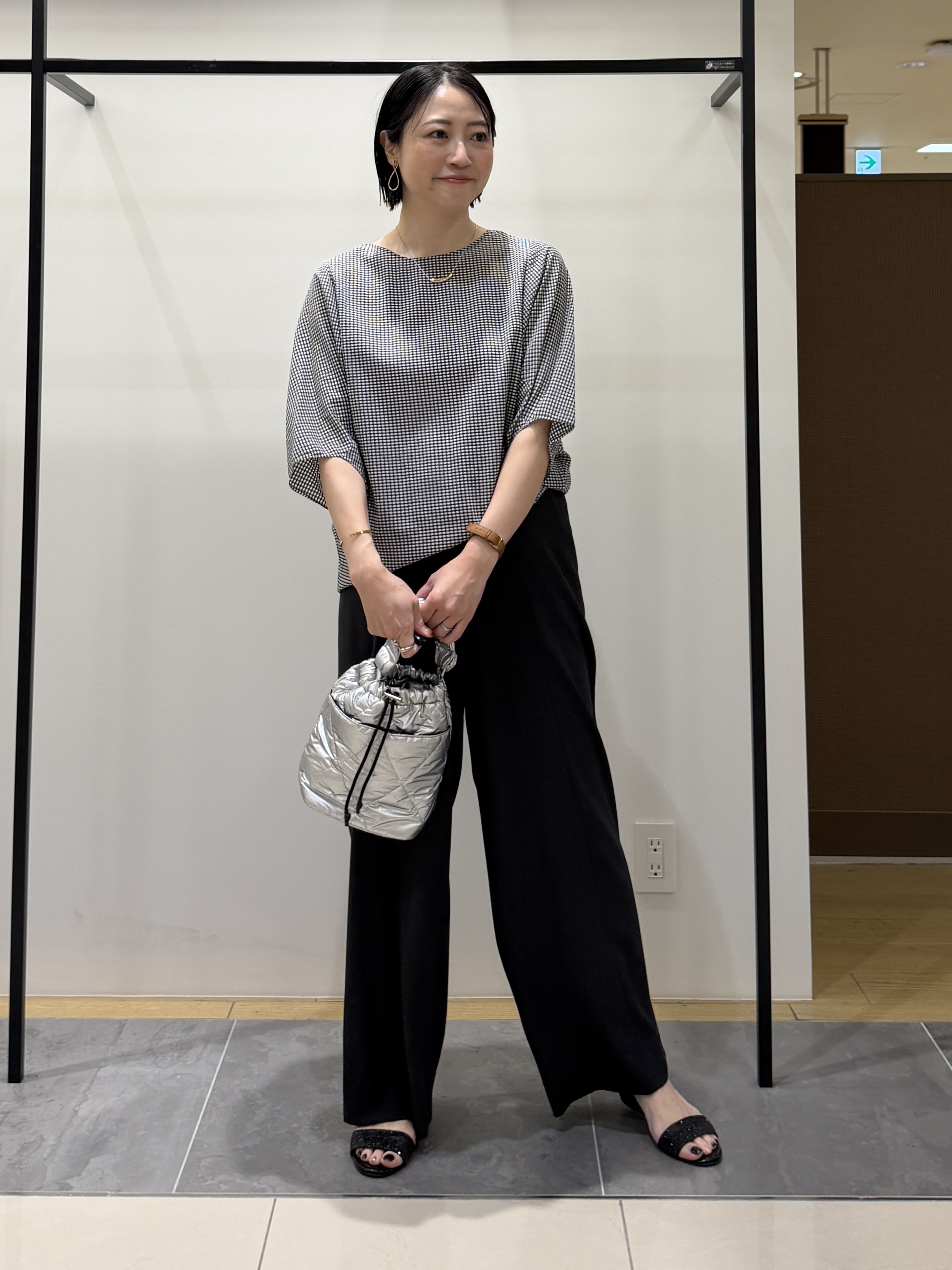shihoさんの「INDIVI｜【体型カバー】サッカーチェックドルマントップス」を使ったコーディネート