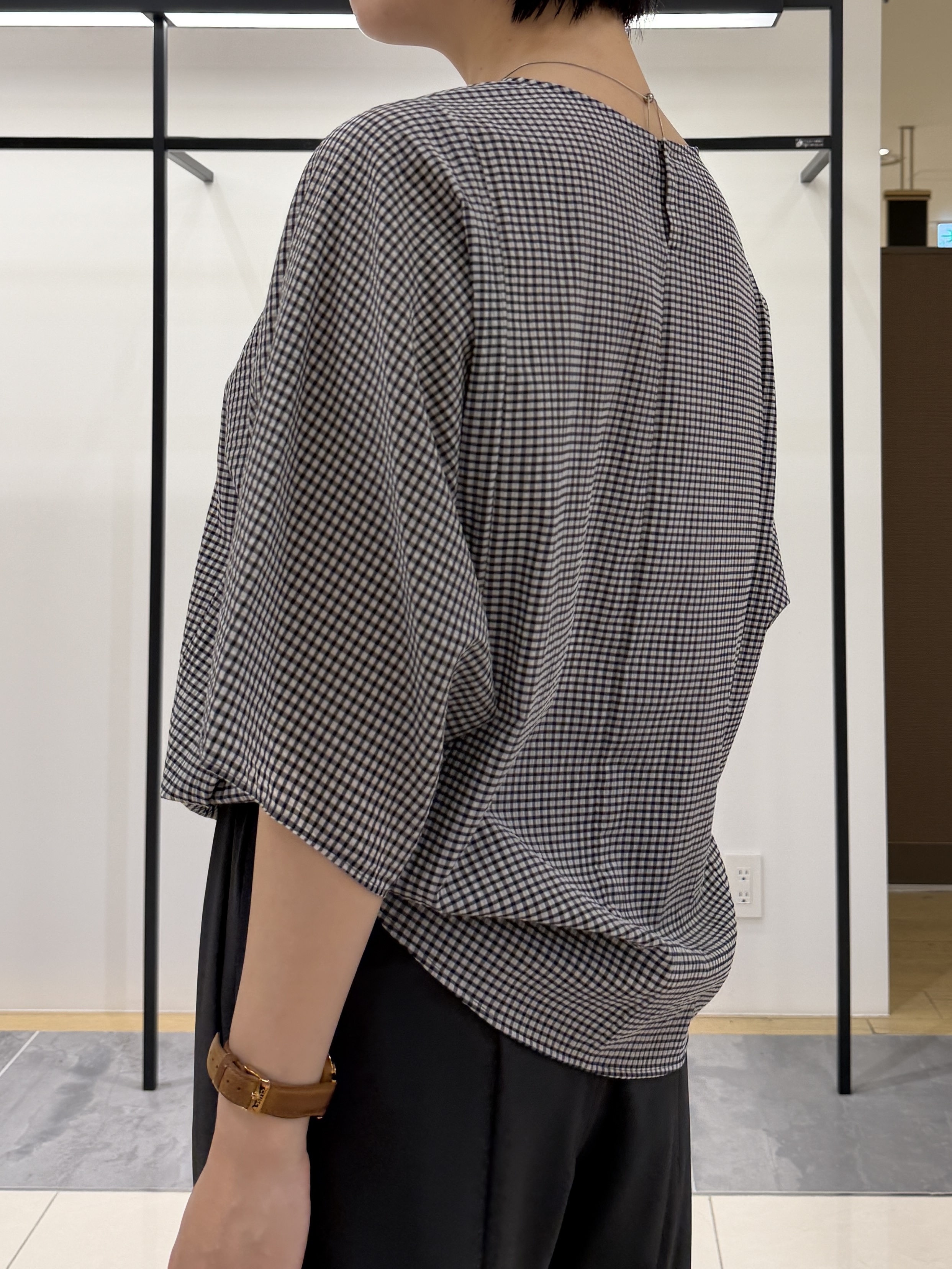 shihoさんの「INDIVI｜【体型カバー】サッカーチェックドルマントップス」を使ったコーディネート