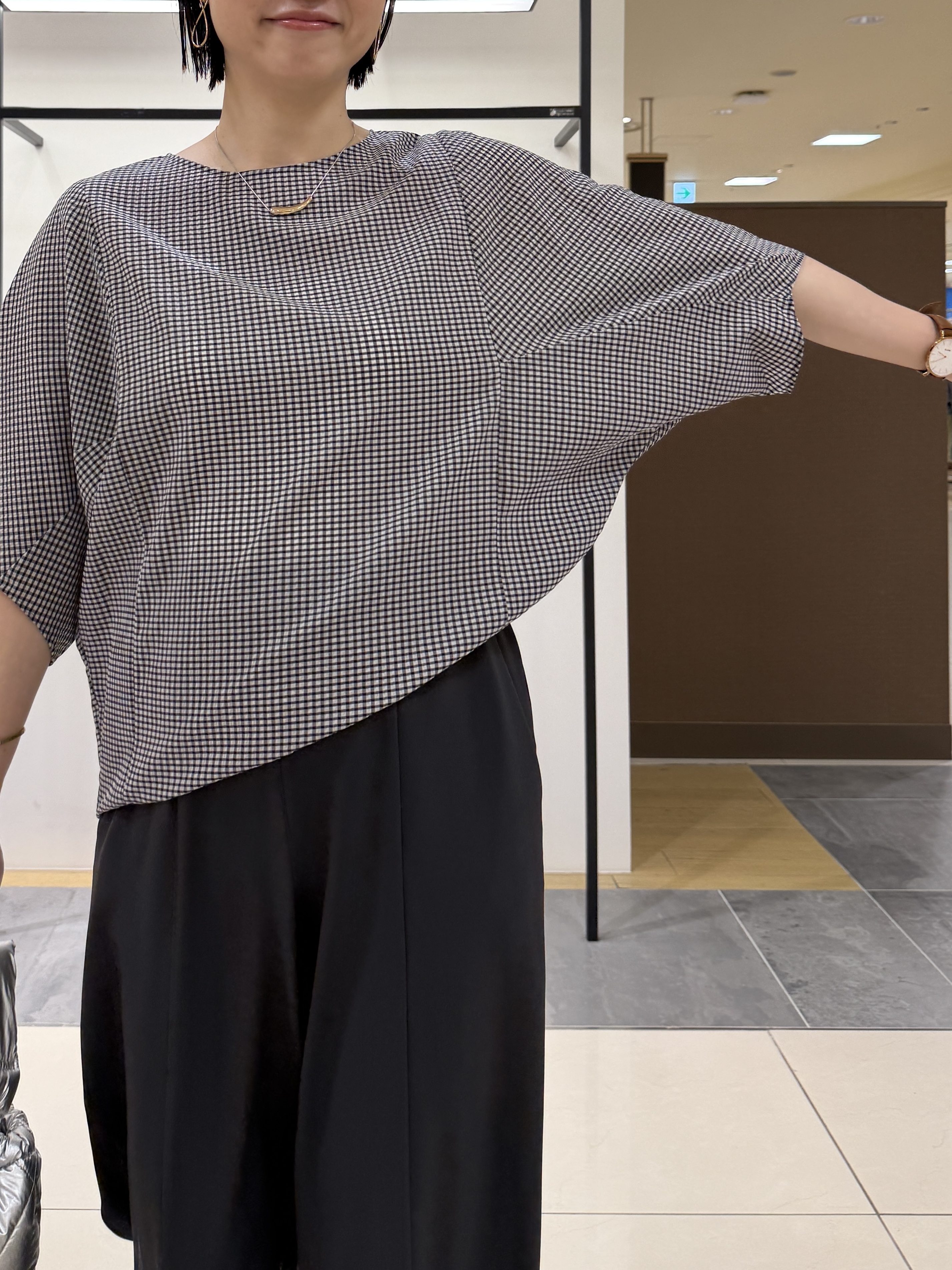 shihoさんの「INDIVI｜【体型カバー】サッカーチェックドルマントップス」を使ったコーディネート