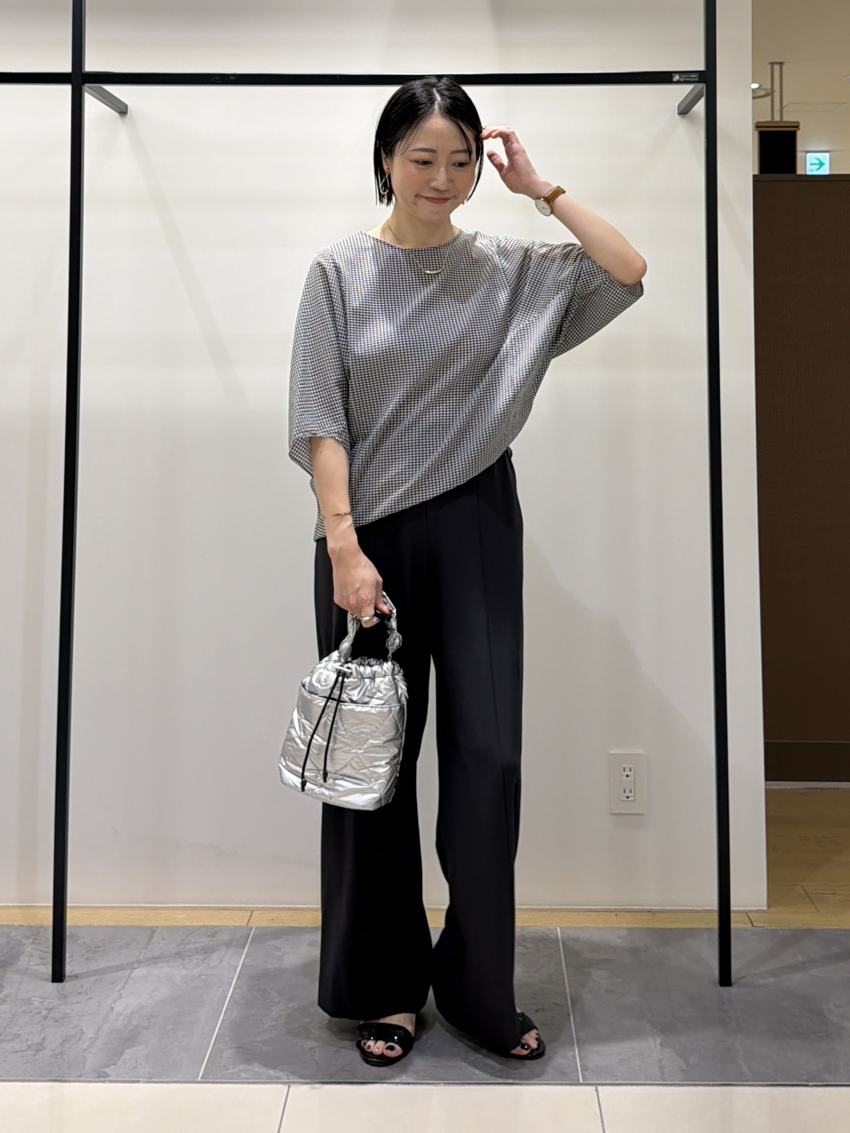 shihoさんの「INDIVI｜【体型カバー】サッカーチェックドルマントップス」を使ったコーディネート