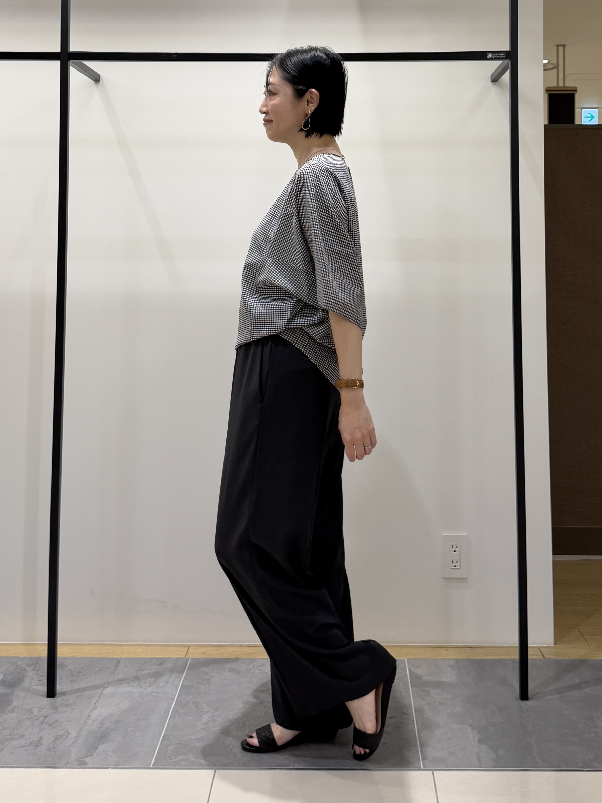 shihoさんの「INDIVI｜【体型カバー】サッカーチェックドルマントップス」を使ったコーディネート