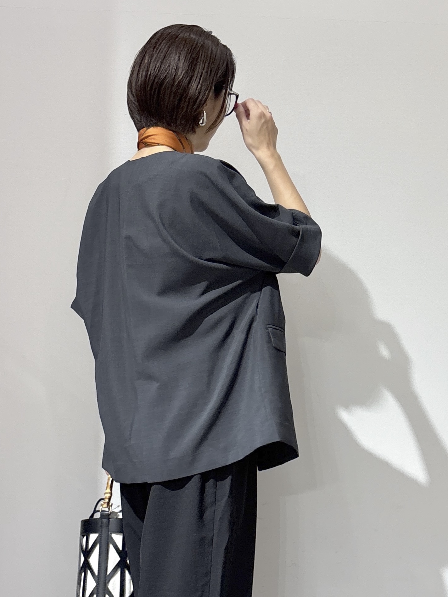 NAKAさんの「OPAQUE.CLIP｜【接触冷感／吸水速乾／通気性】リネンライクジャケット《防シワ／洗濯機OK》」を使ったコーディネート
