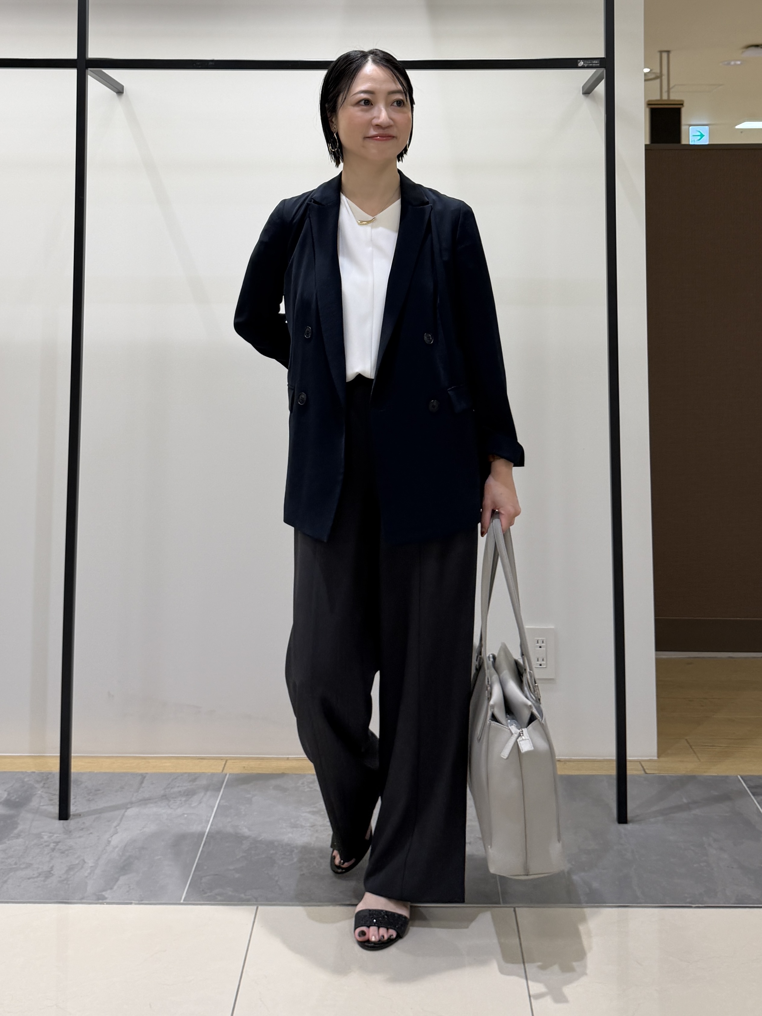 shihoさんの「INDIVI｜【洗える／多機能／SETUP可】着る日傘ダブルジャケット」を使ったコーディネート