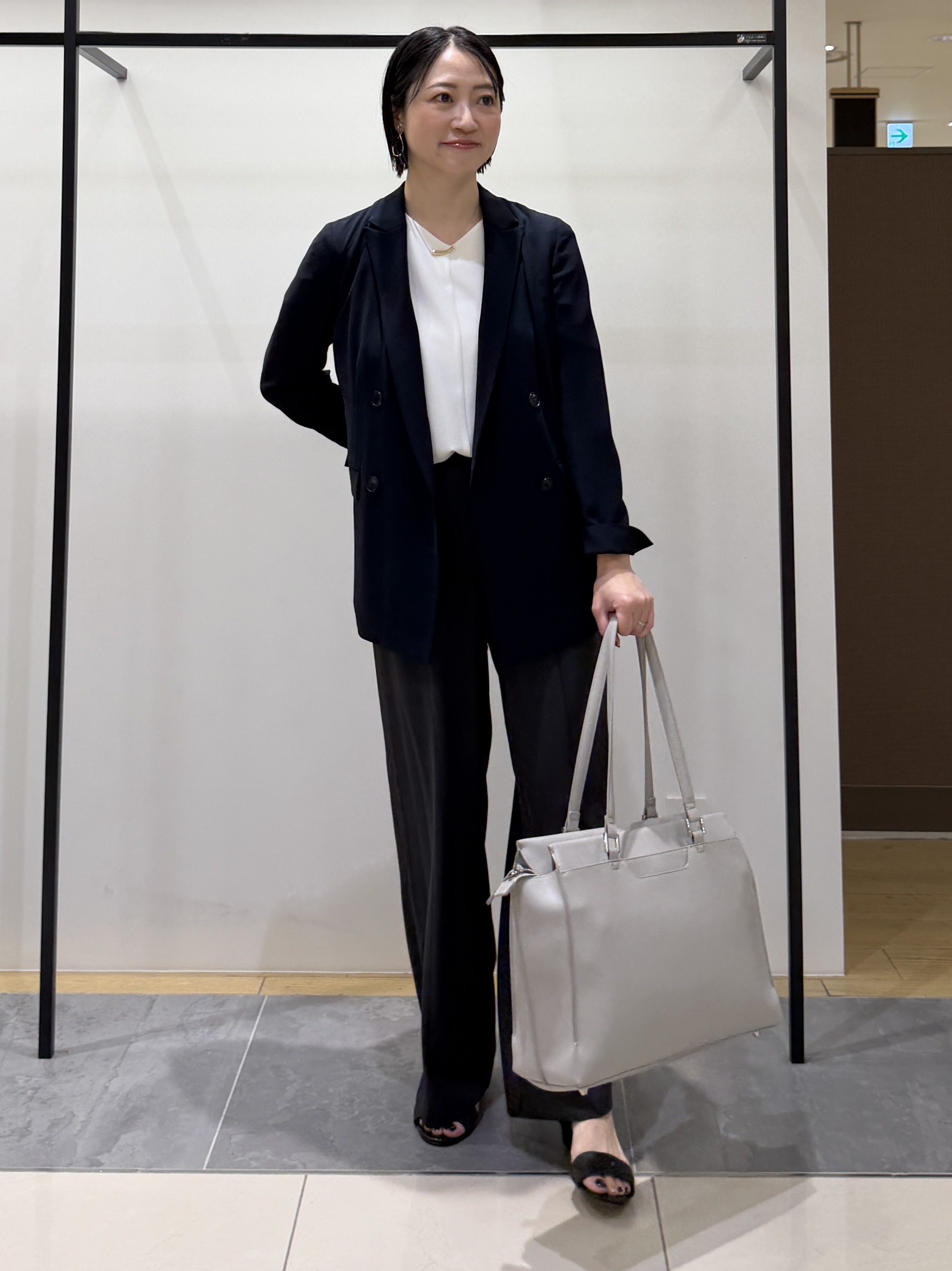 shihoさんの「INDIVI｜【洗える／多機能／SETUP可】着る日傘ダブルジャケット」を使ったコーディネート