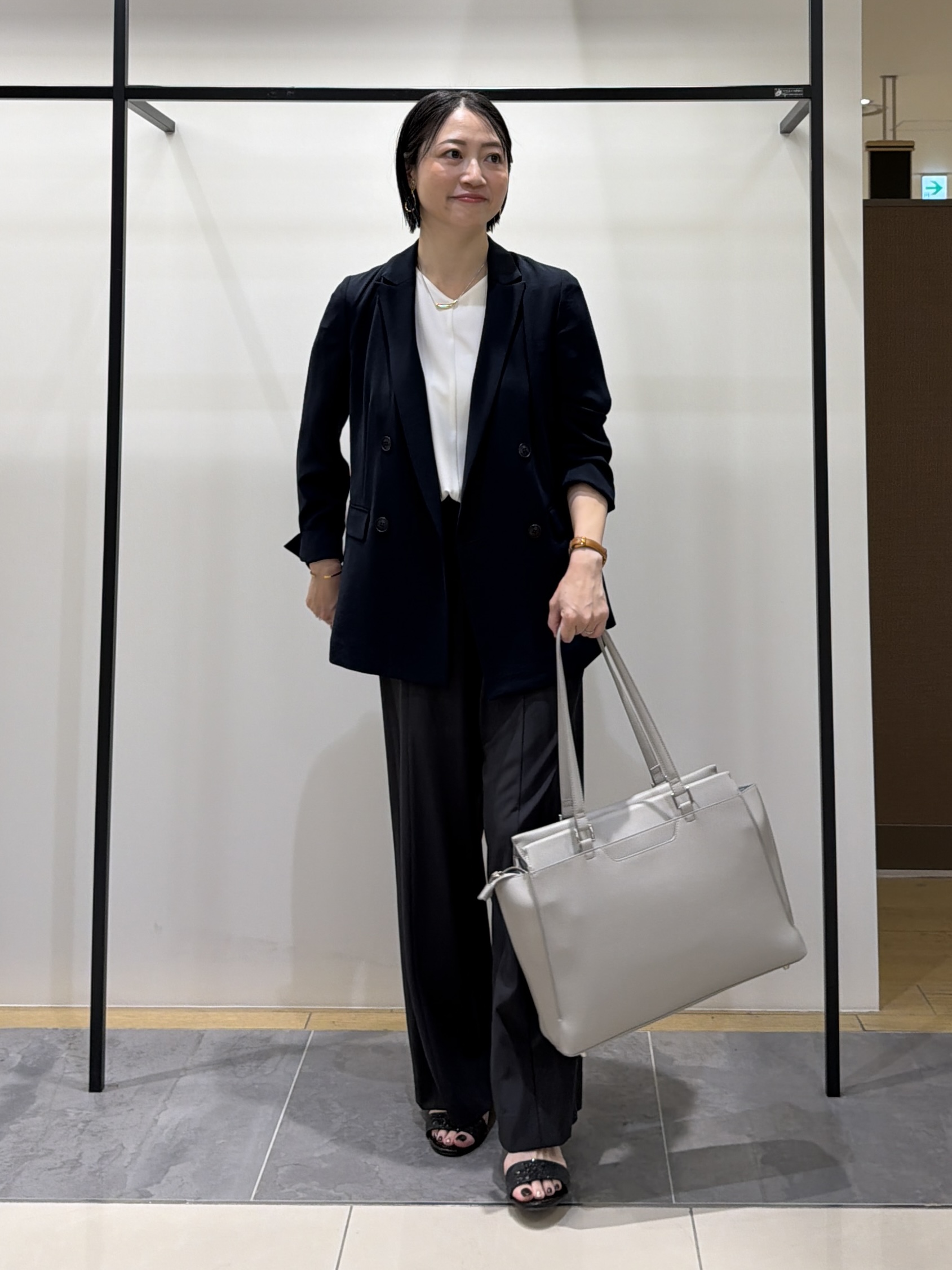 shihoさんの「INDIVI｜【洗える／多機能／SETUP可】着る日傘ダブルジャケット」を使ったコーディネート