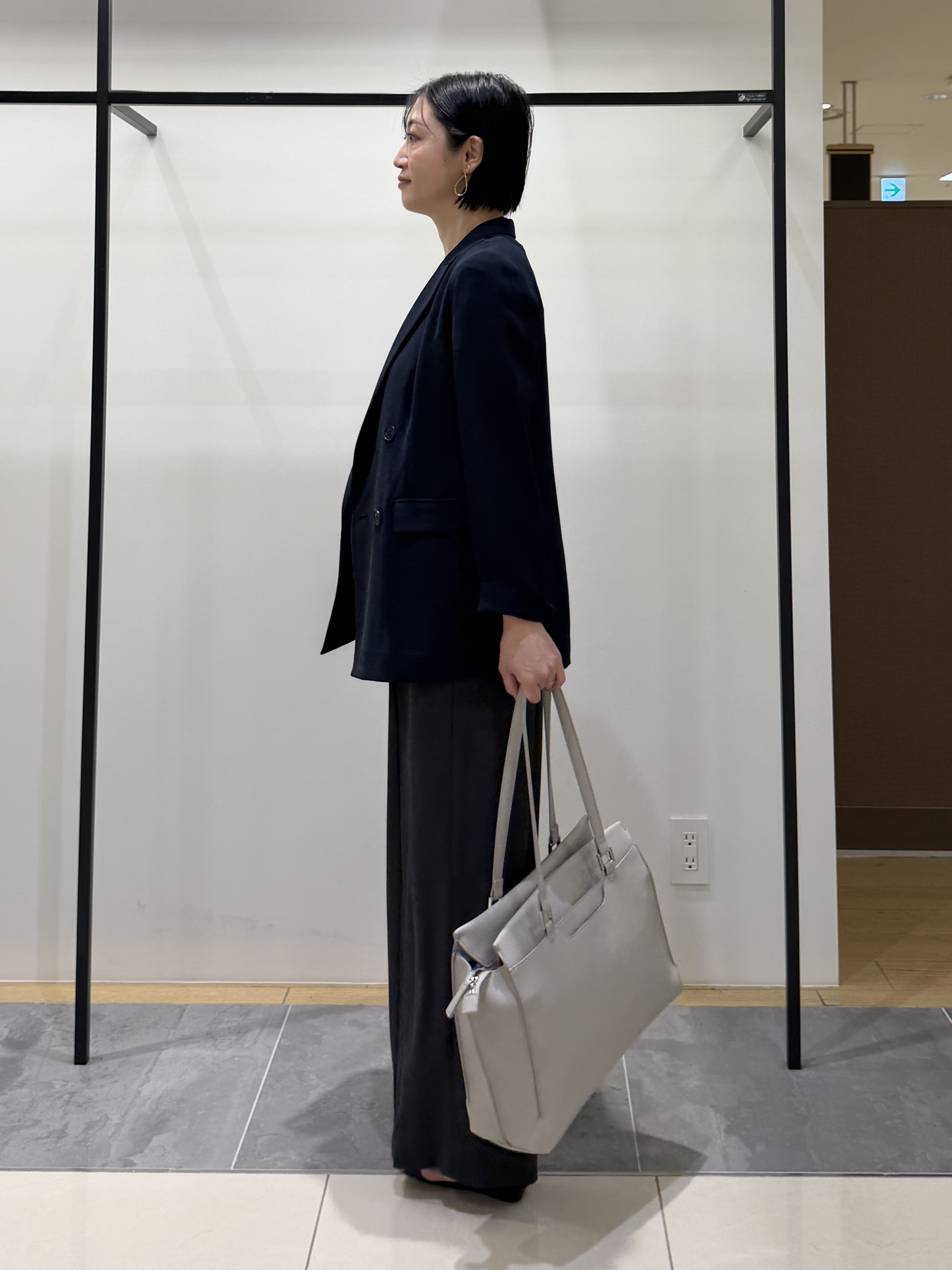 shihoさんの「INDIVI｜【洗える／多機能／SETUP可】着る日傘ダブルジャケット」を使ったコーディネート