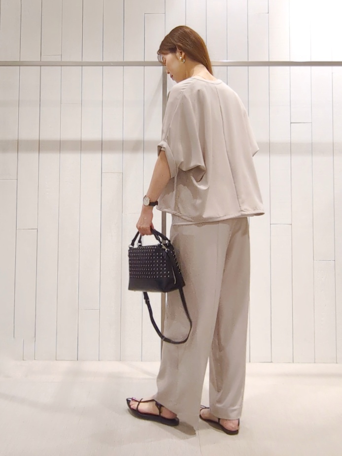 SHOさんの「INDIVI｜【着る日傘】ドルマンフォルムブルゾン」を使ったコーディネート