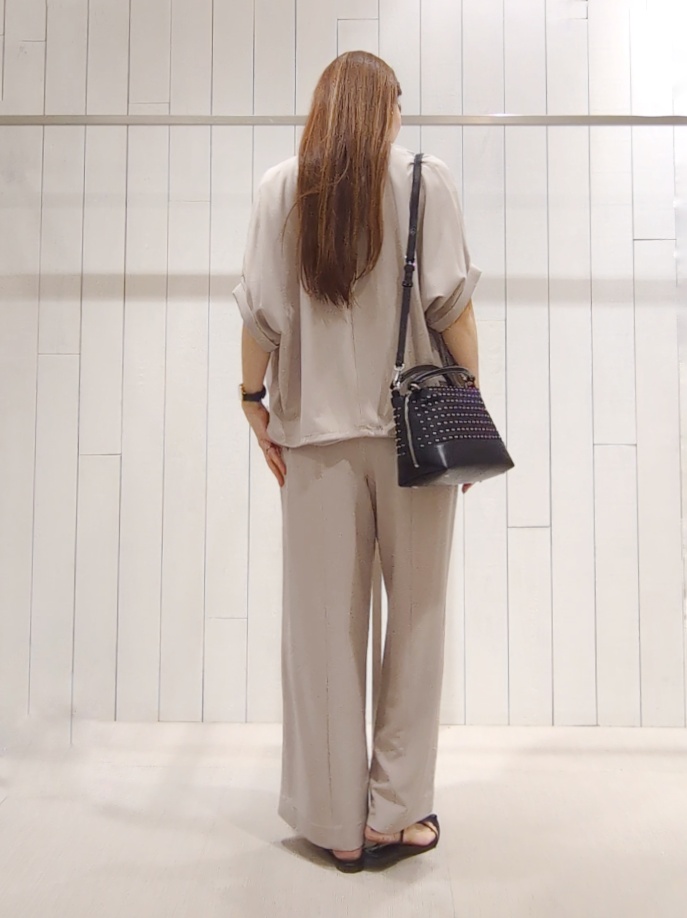 SHOさんの「INDIVI｜【着る日傘】ドルマンフォルムブルゾン」を使ったコーディネート