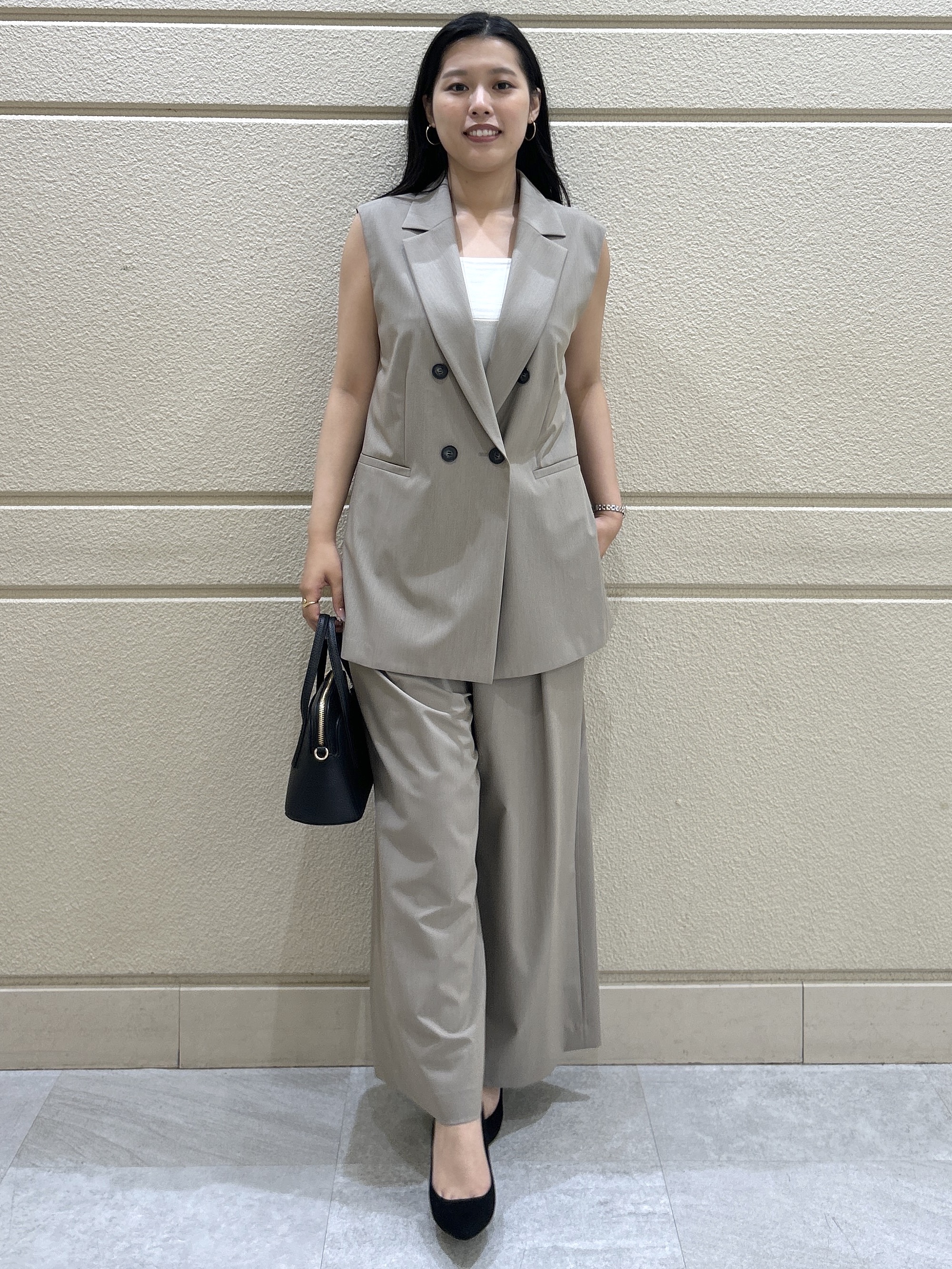 Momokaさんの「COUP DE CHANCE｜【手洗い可／日本製／セットアップ可】ベルト付きテーラードジレ」を使ったコーディネート