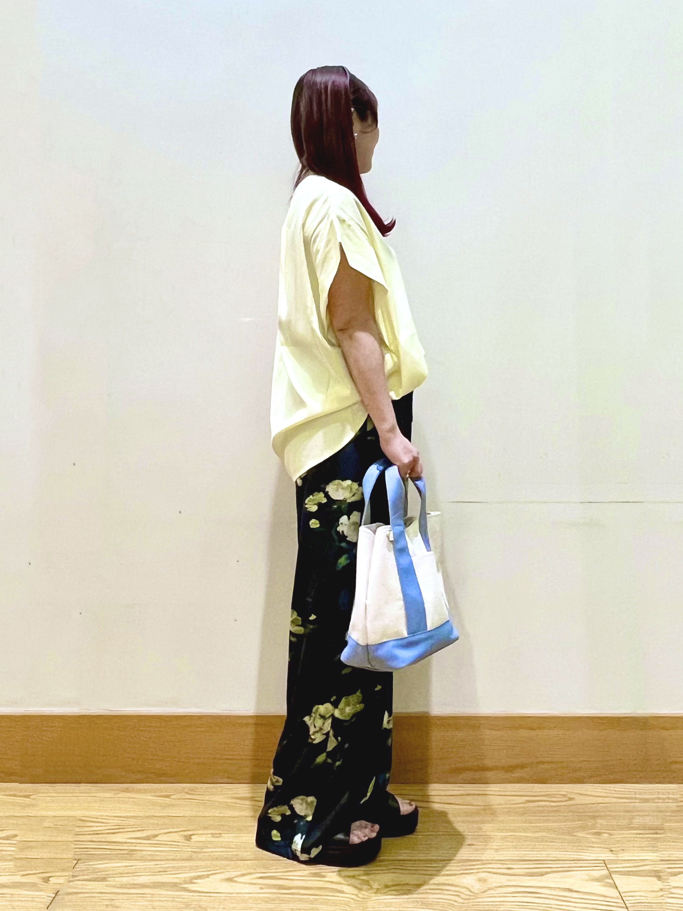 ゆっきーさんの「SHOO･LA･RUE｜【洗濯機可/体型カバー】インせずこなれる ふんわり裾バルーントップス」を使ったコーディネート